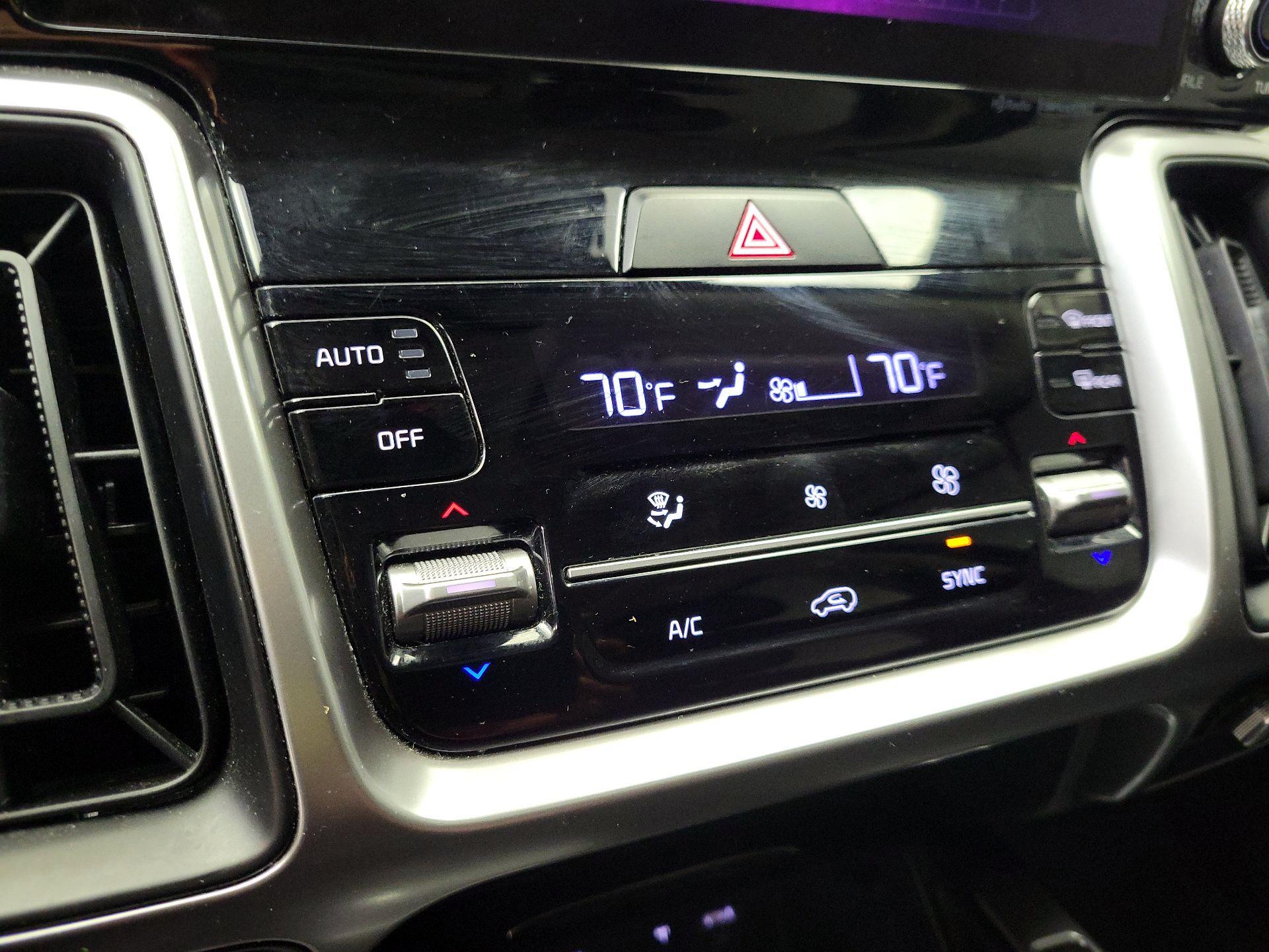 Thumbnail: 2023 Kia Sorento - 15