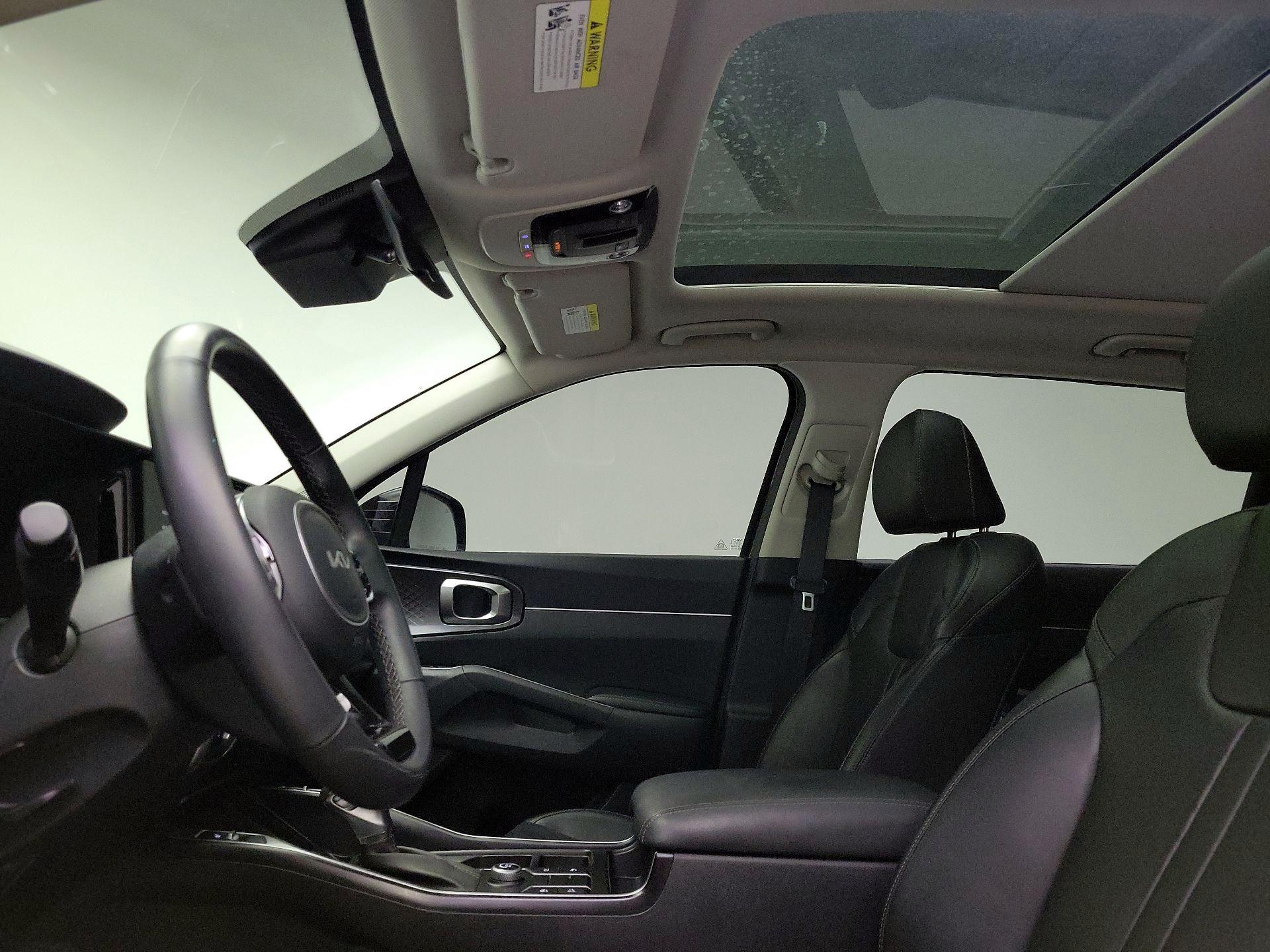 Thumbnail: 2023 Kia Sorento - 18