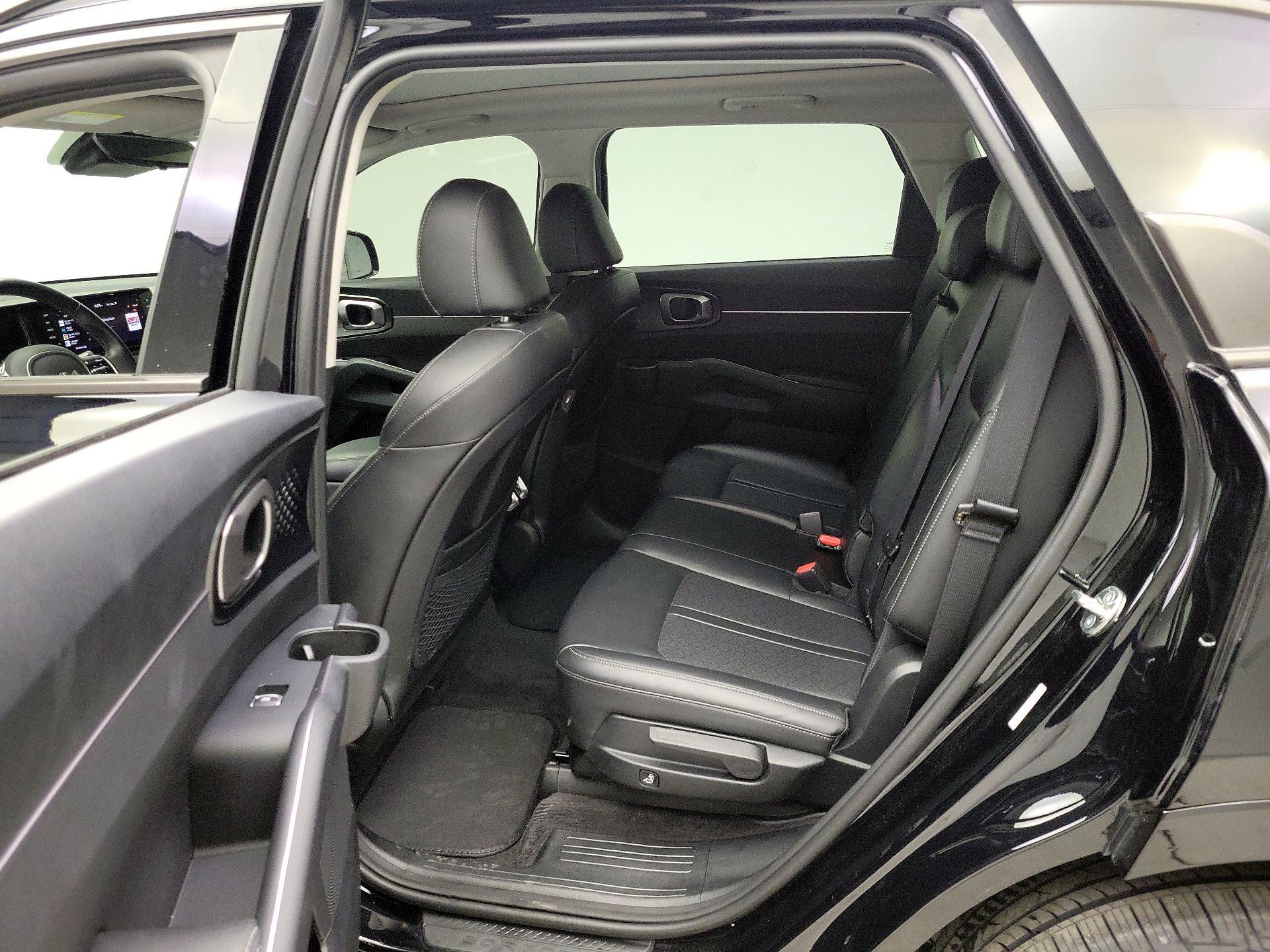 Thumbnail: 2023 Kia Sorento - 19