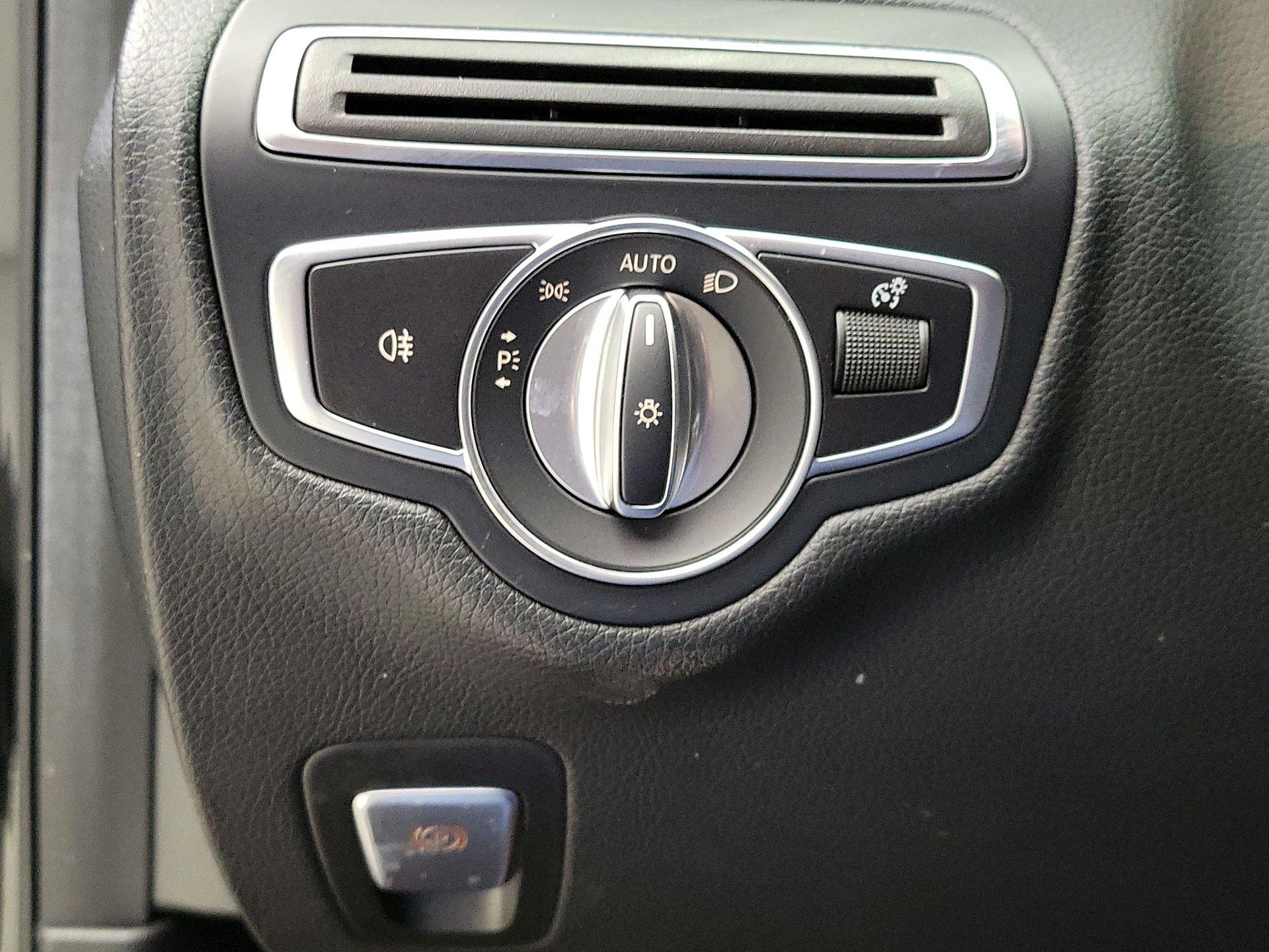 Thumbnail: 2020 Mercedes-Benz C-Class - 13