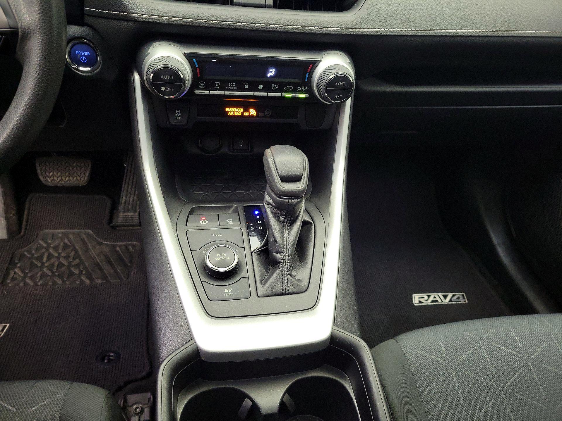 Thumbnail: 2020 Toyota RAV4 - 18