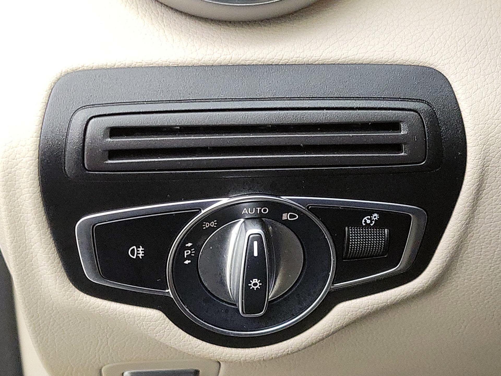 Thumbnail: 2022 Mercedes-Benz GLC - 13