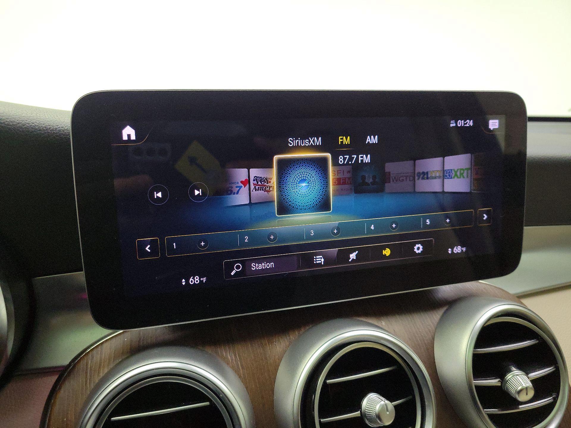 Thumbnail: 2022 Mercedes-Benz GLC - 16