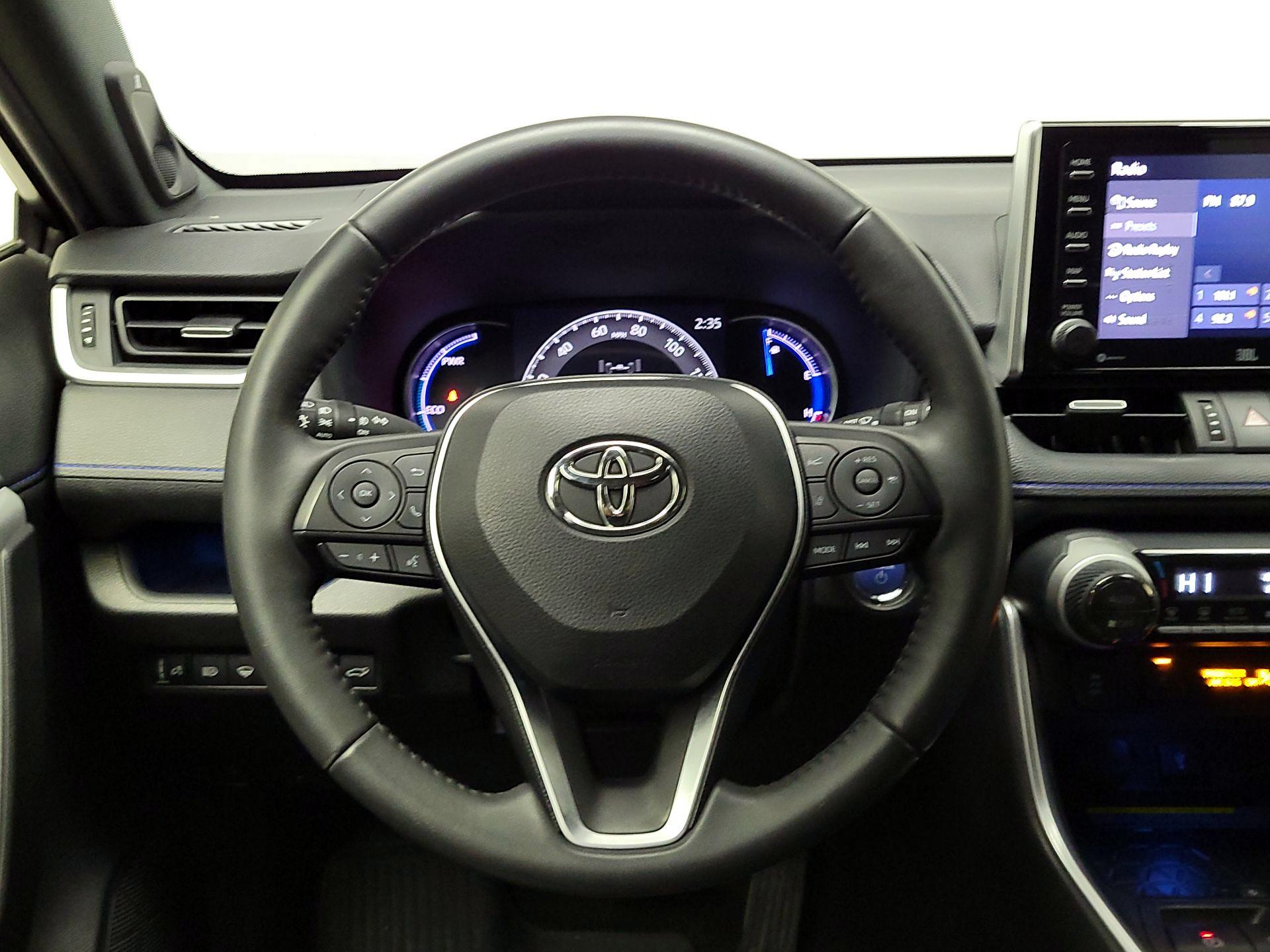 Thumbnail: 2021 Toyota RAV4 - 10