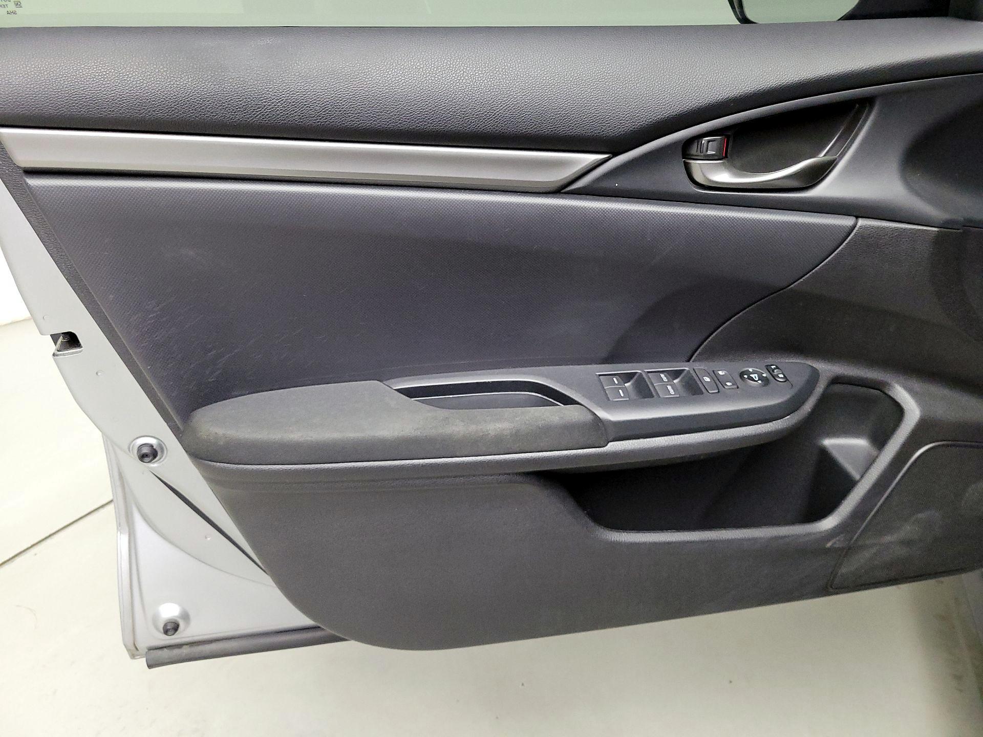 Thumbnail: 2018 Honda Civic - 12