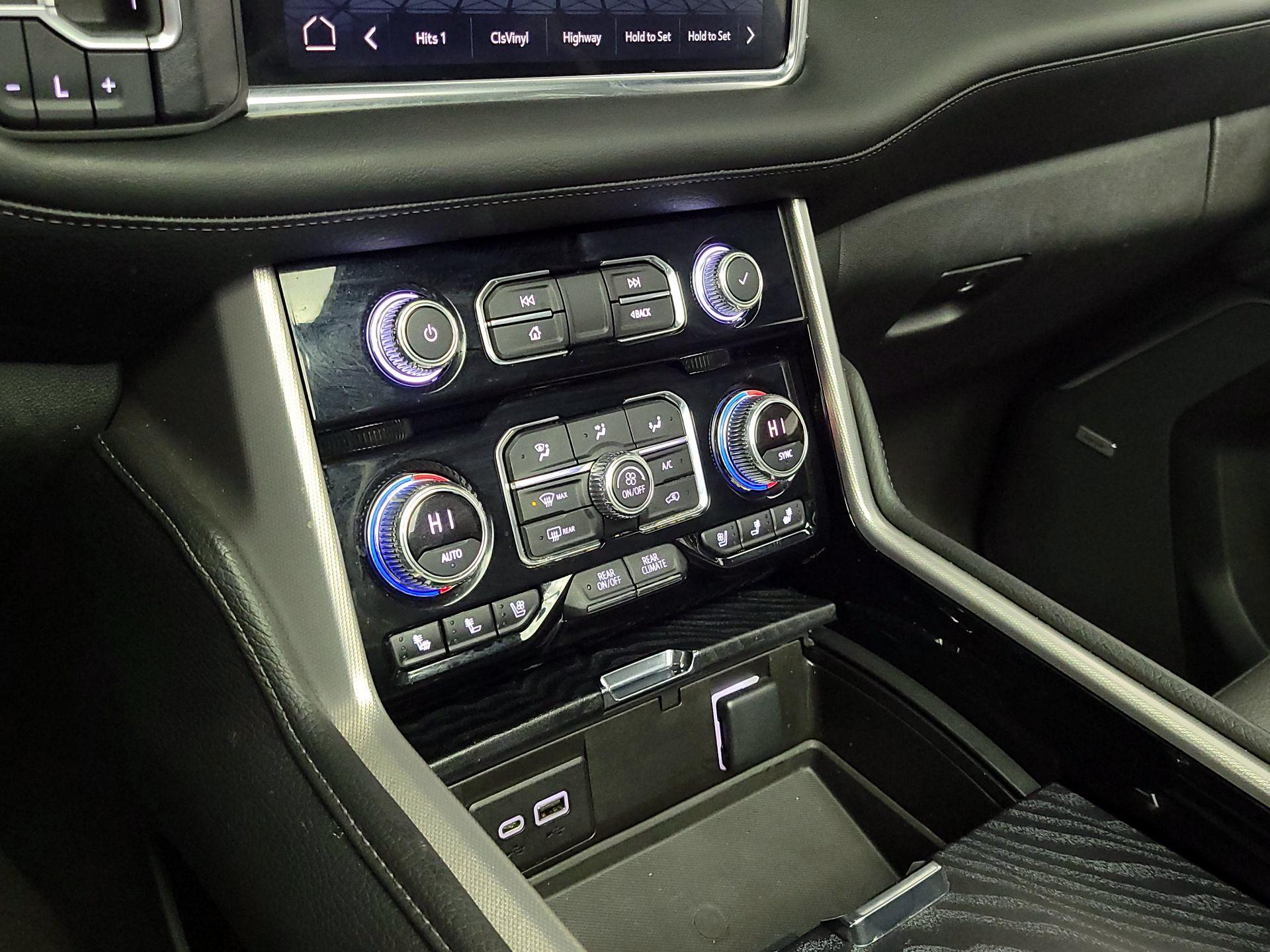 Thumbnail: 2022 GMC Yukon XL - 17