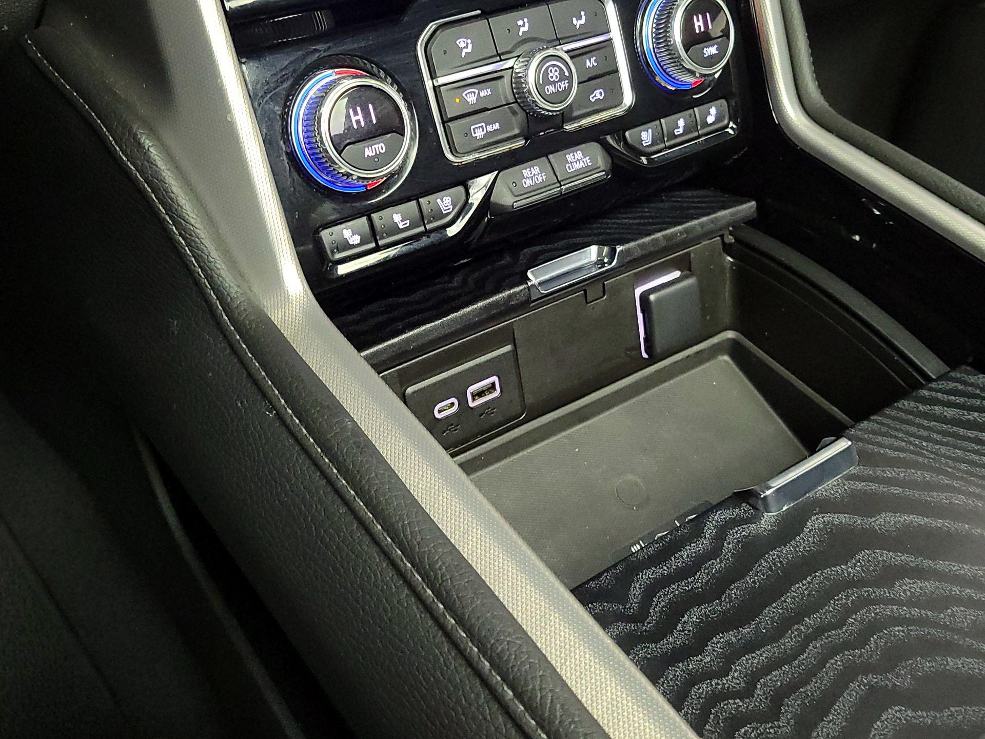 Thumbnail: 2022 GMC Yukon XL - 19