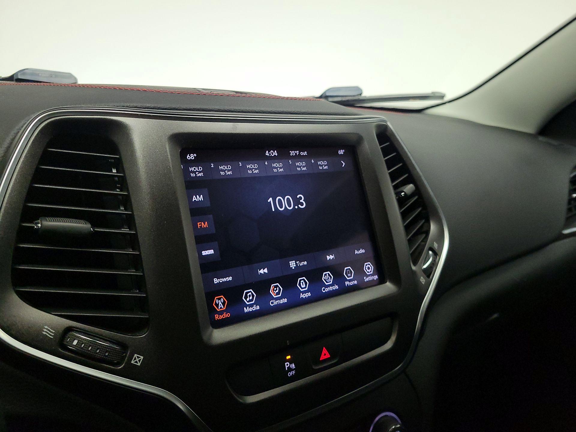 Thumbnail: 2020 Jeep Cherokee - 15