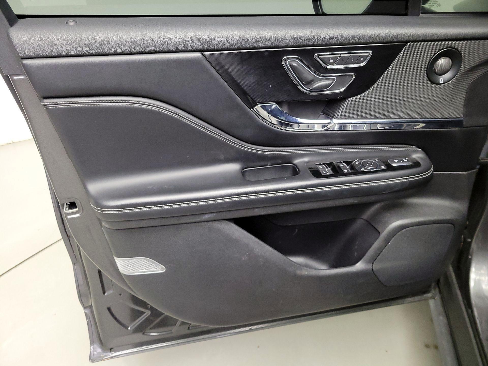 Thumbnail: 2020 Lincoln Corsair - 12