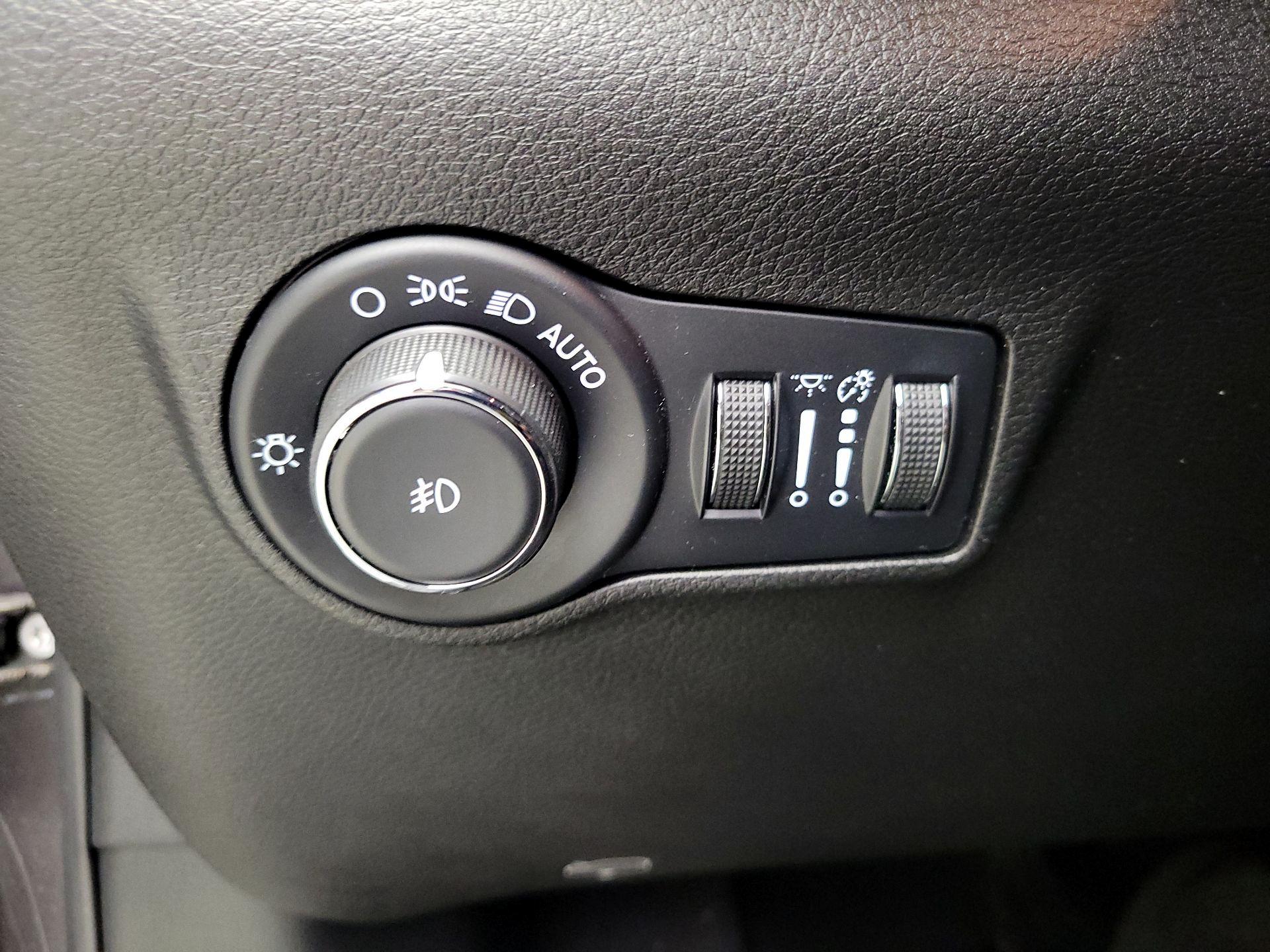 Thumbnail: 2023 Jeep Compass - 13