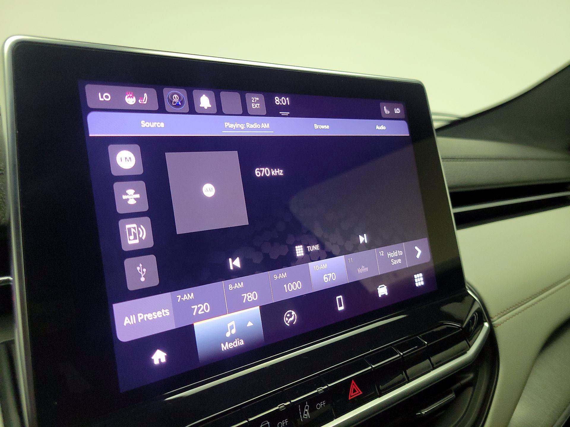 Thumbnail: 2023 Jeep Compass - 15