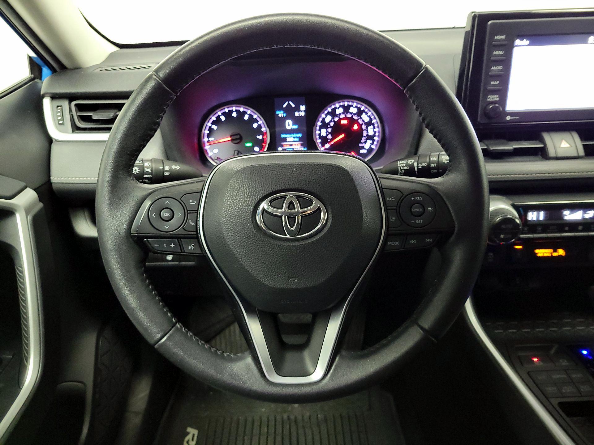 Thumbnail: 2021 Toyota RAV4 - 10