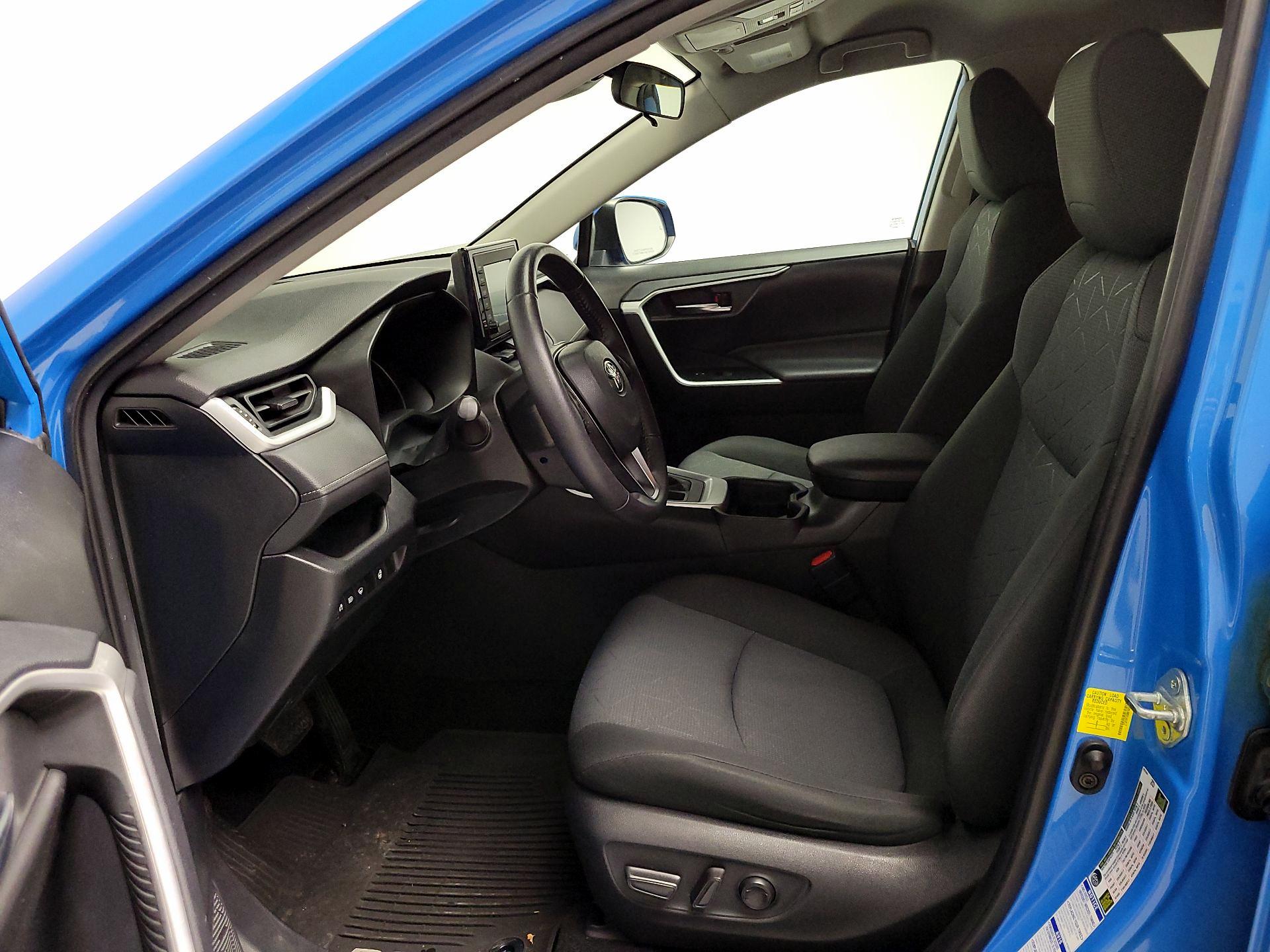 Thumbnail: 2021 Toyota RAV4 - 11