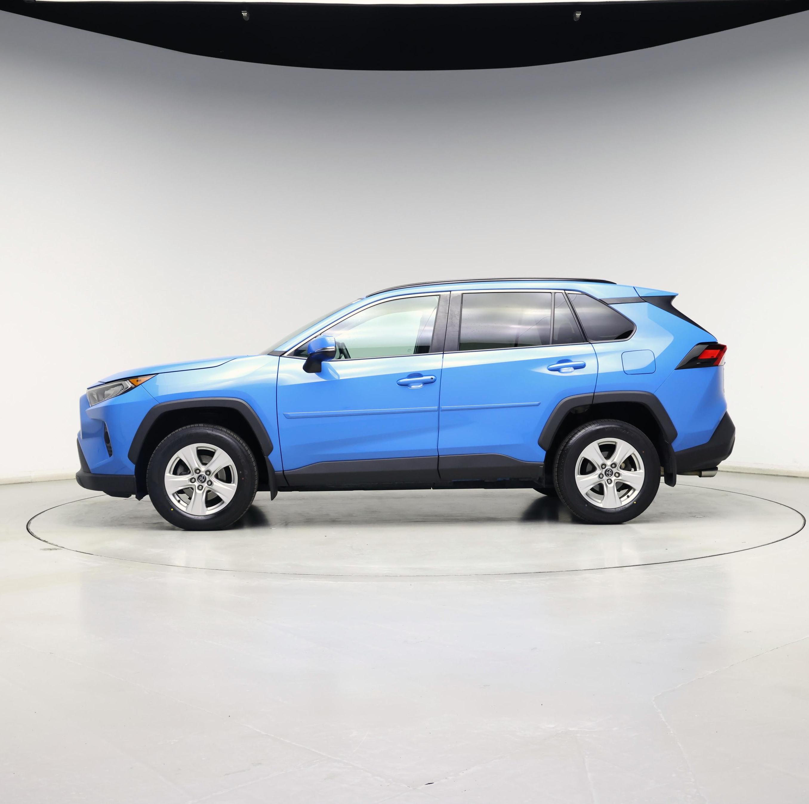 Thumbnail: 2021 Toyota RAV4 - 3