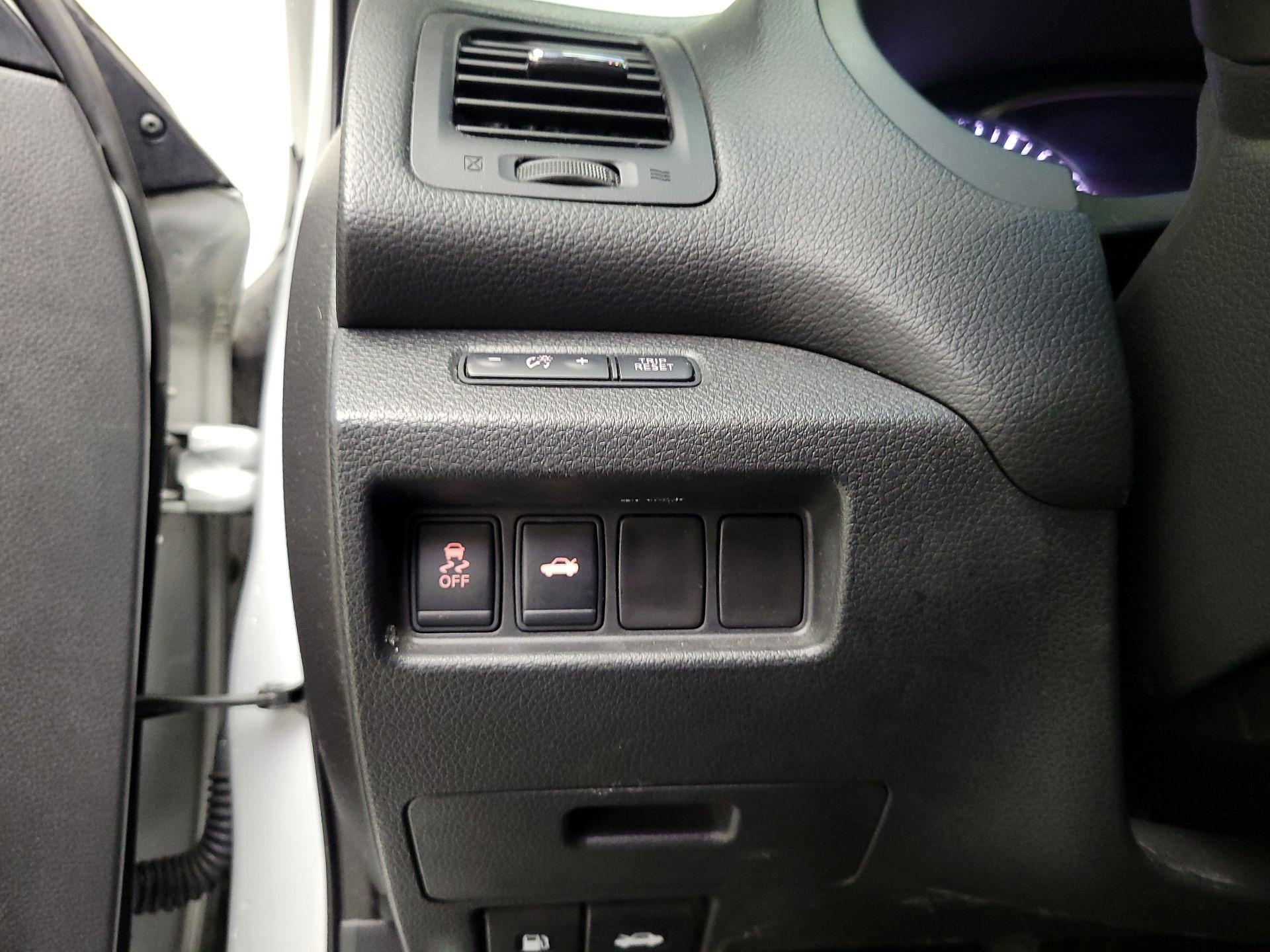 Thumbnail: 2014 Nissan Altima - 13