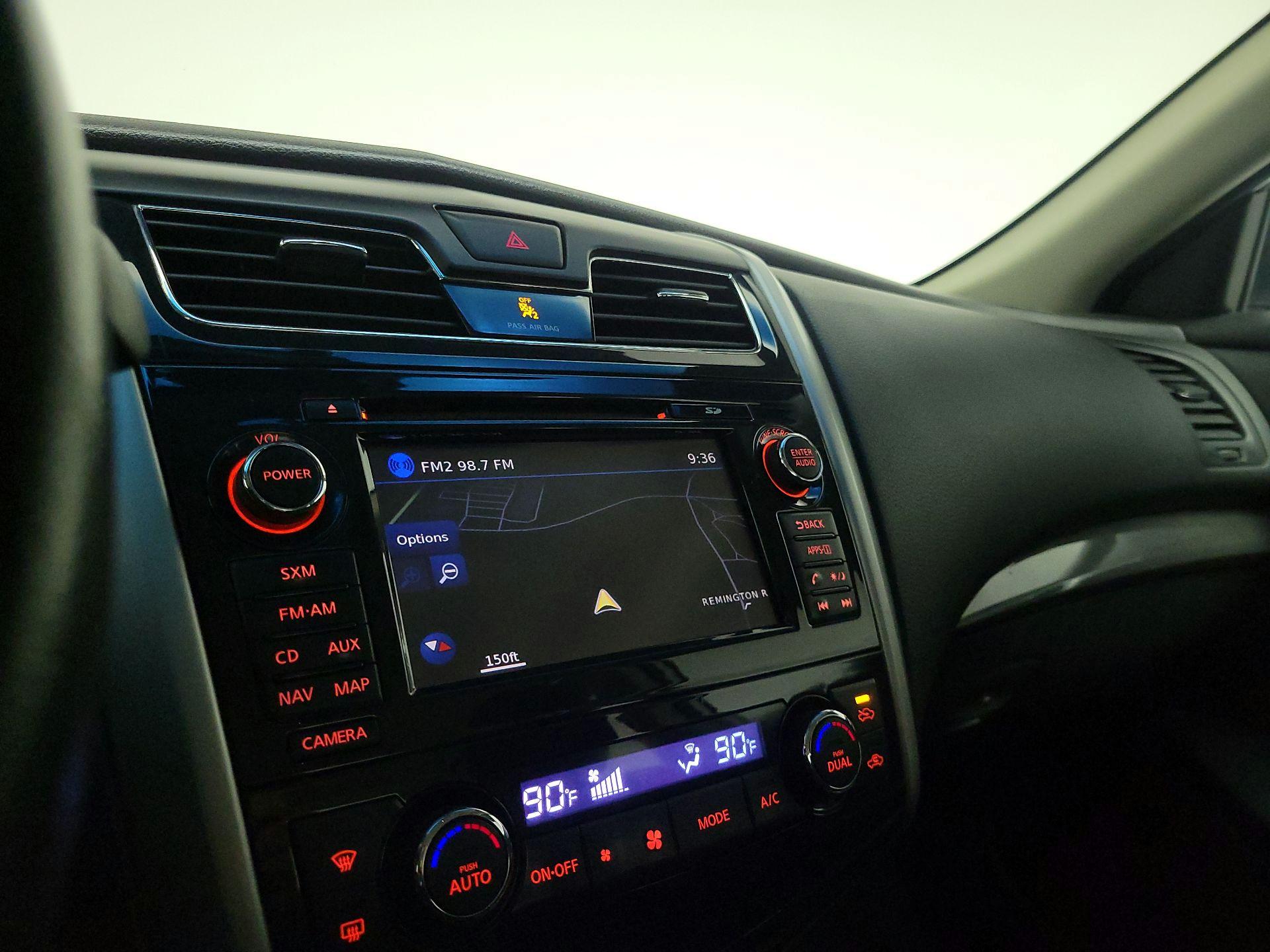 Thumbnail: 2014 Nissan Altima - 14