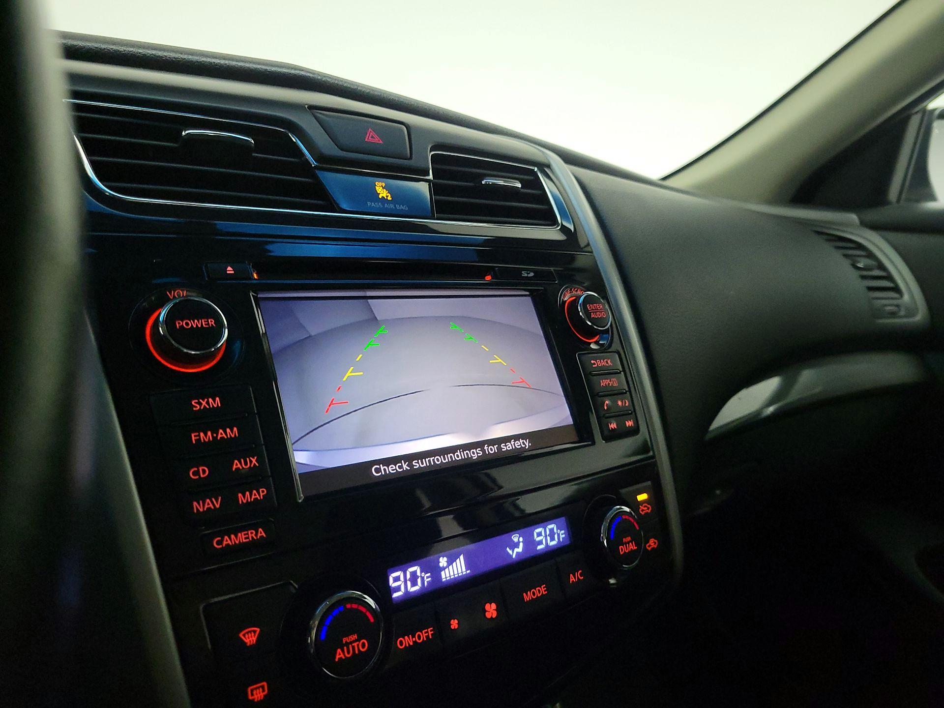 Thumbnail: 2014 Nissan Altima - 15