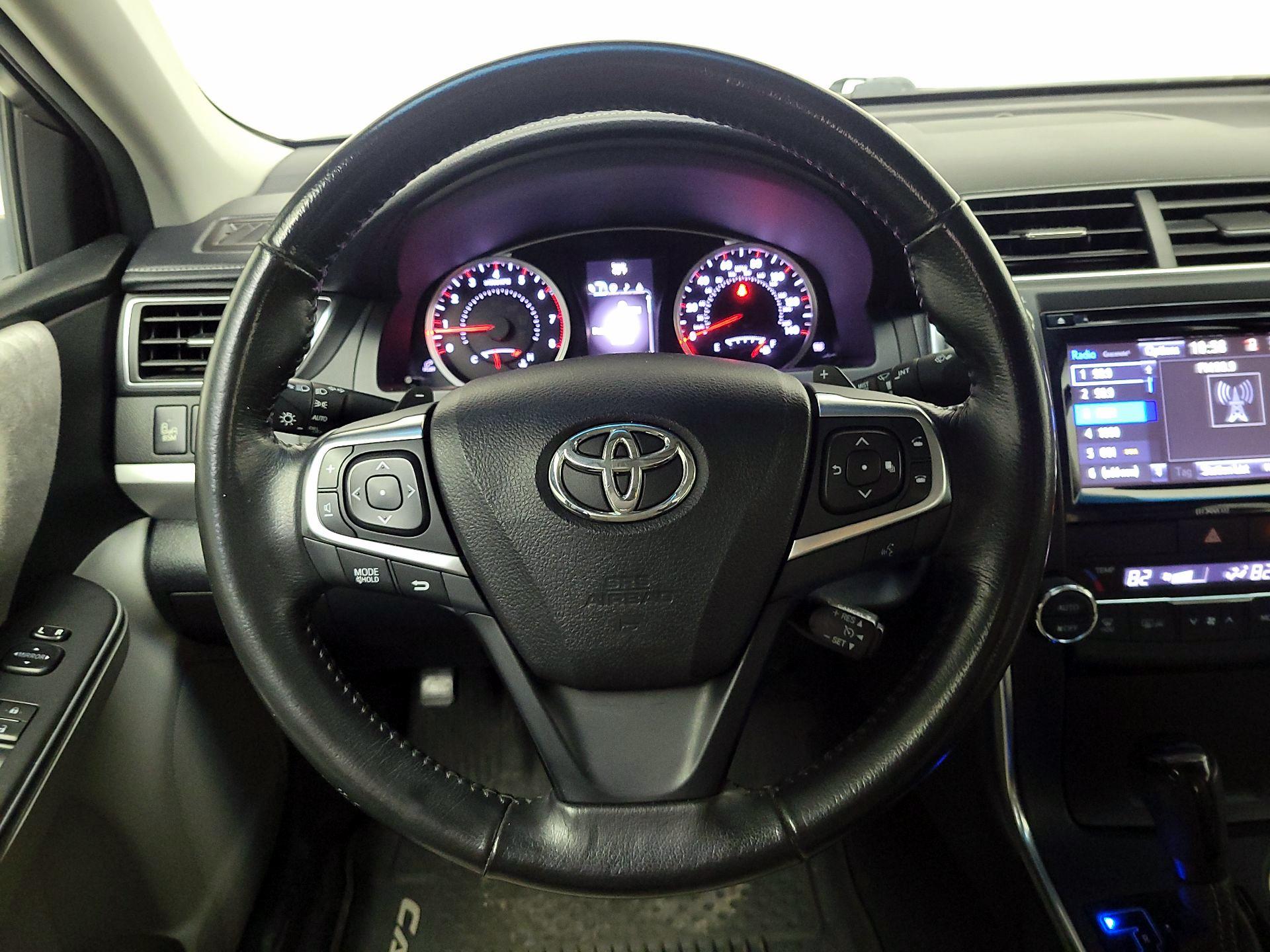 Thumbnail: 2016 Toyota Camry - 10