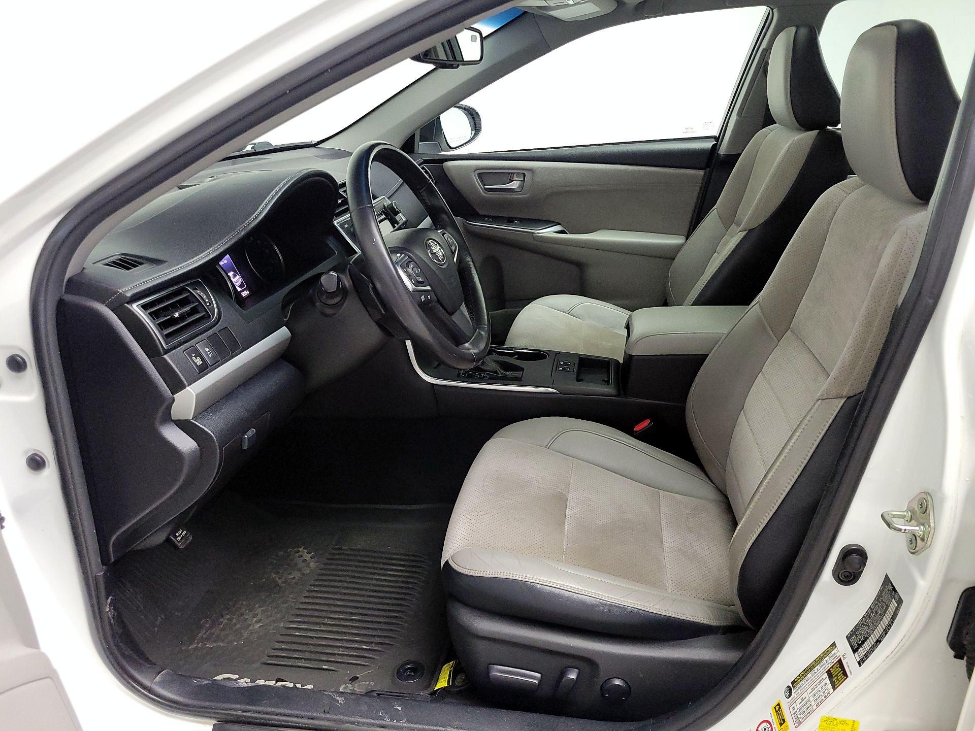 Thumbnail: 2016 Toyota Camry - 11