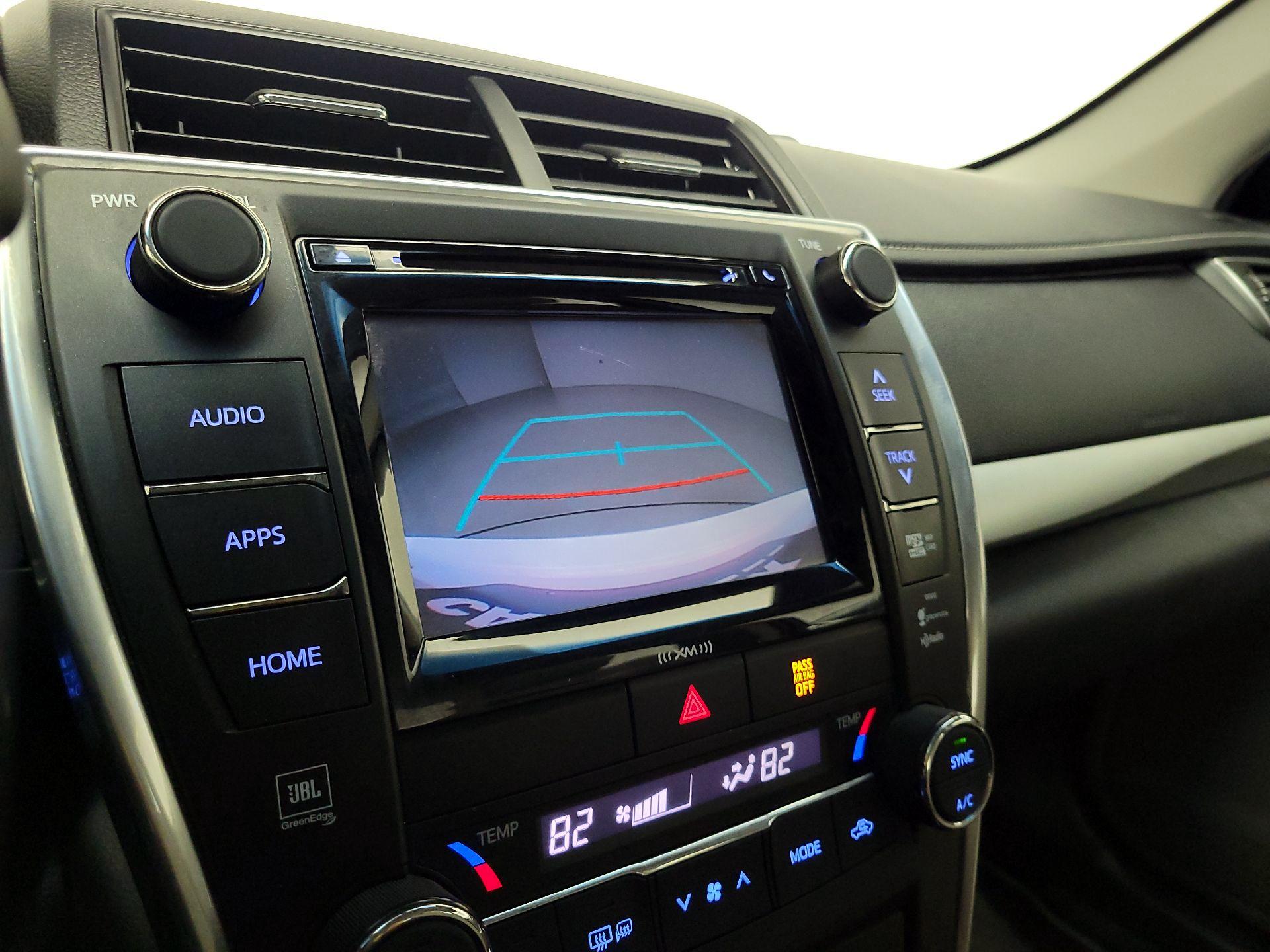 Thumbnail: 2016 Toyota Camry - 15