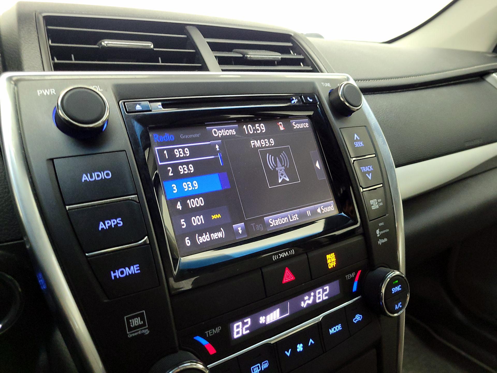 Thumbnail: 2016 Toyota Camry - 16