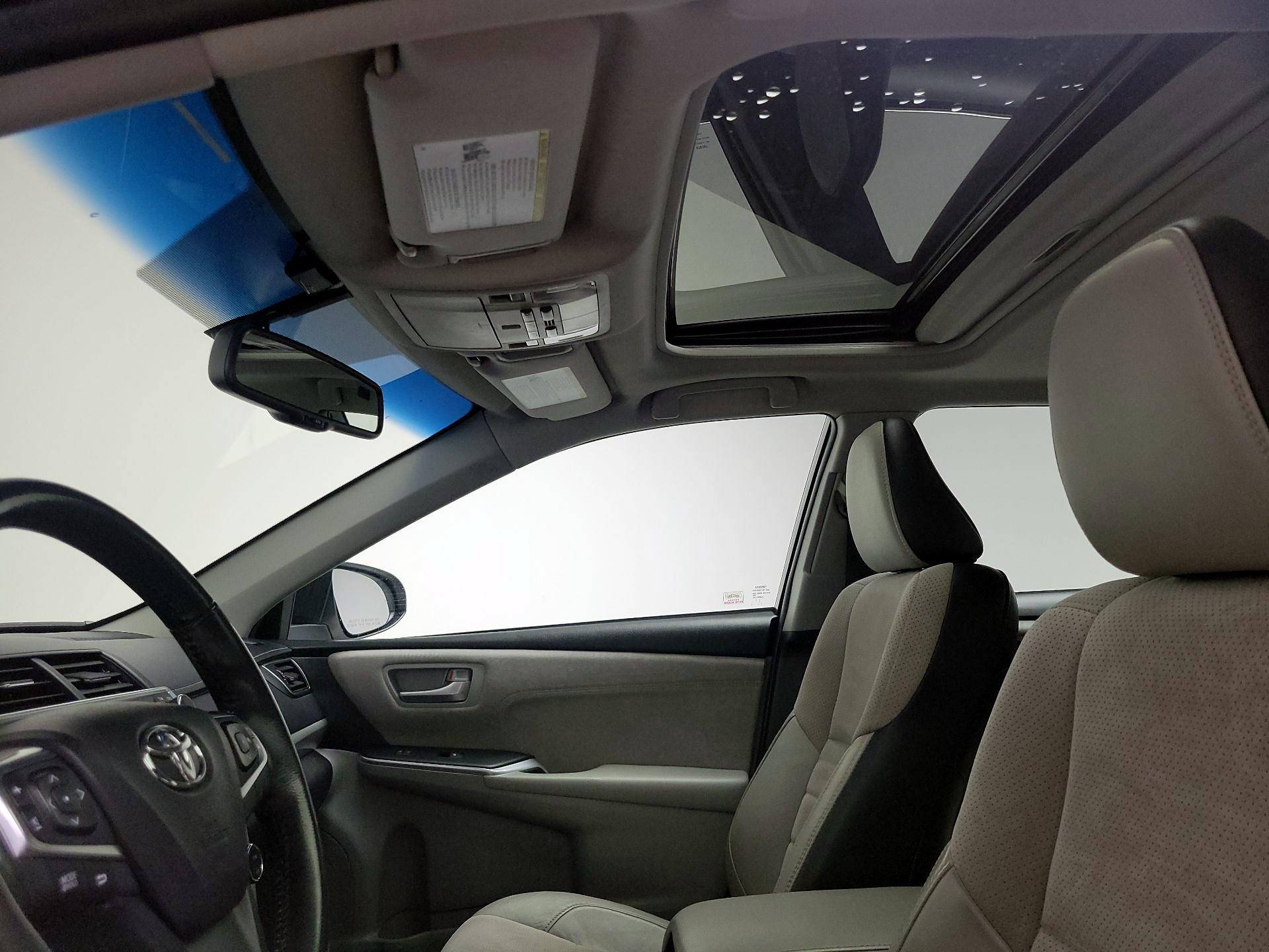 Thumbnail: 2016 Toyota Camry - 20