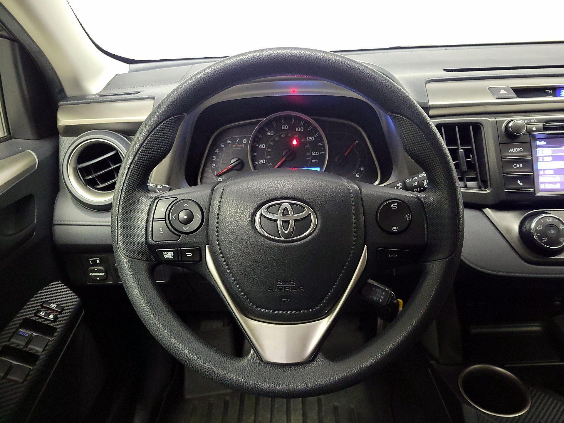 Thumbnail: 2015 Toyota RAV4 - 10
