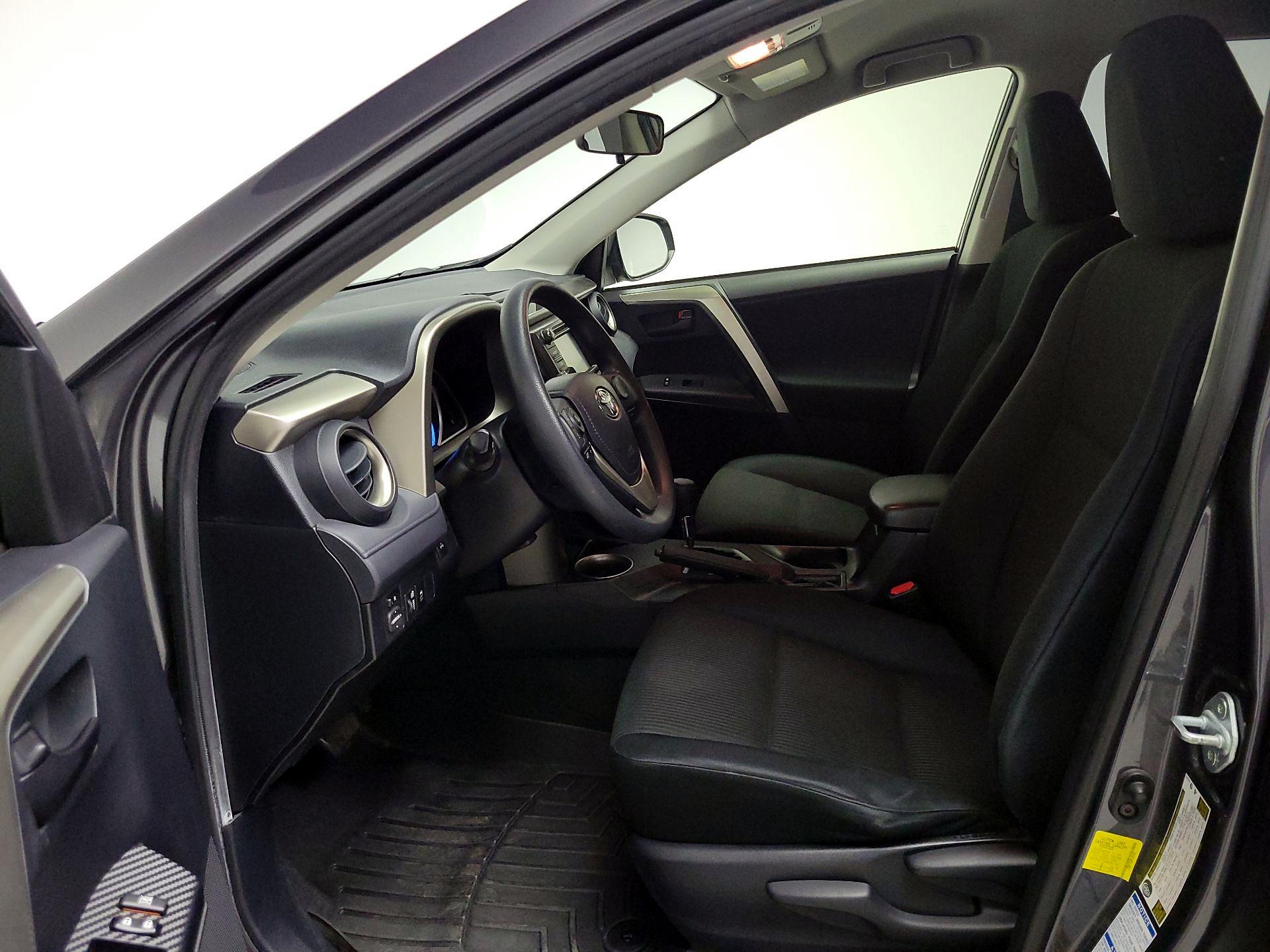 Thumbnail: 2015 Toyota RAV4 - 11