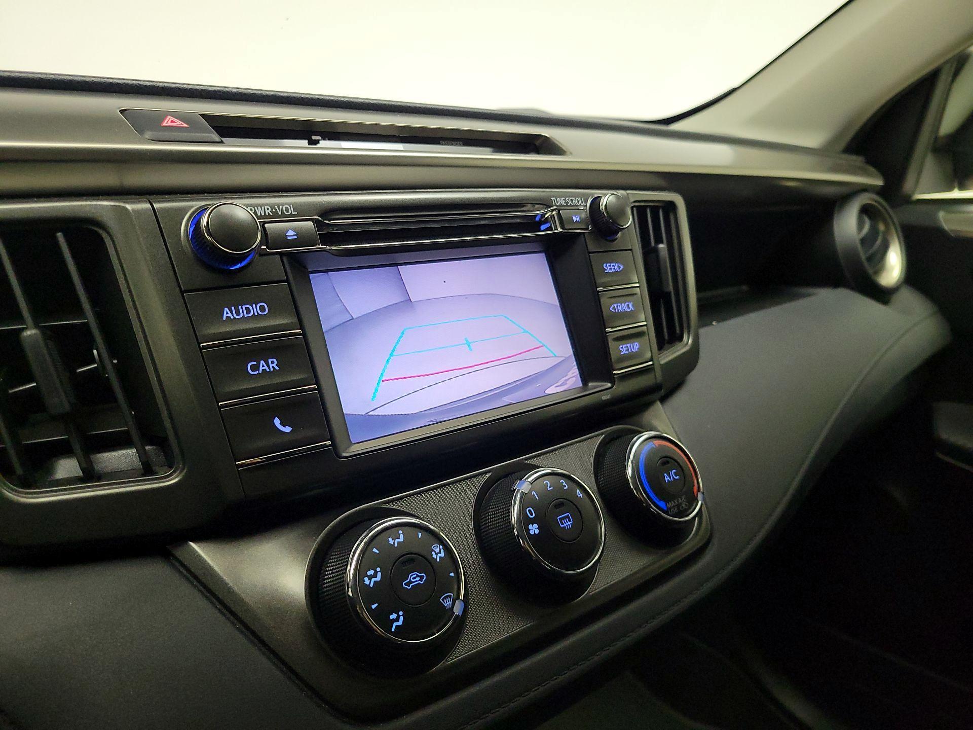 Thumbnail: 2015 Toyota RAV4 - 14