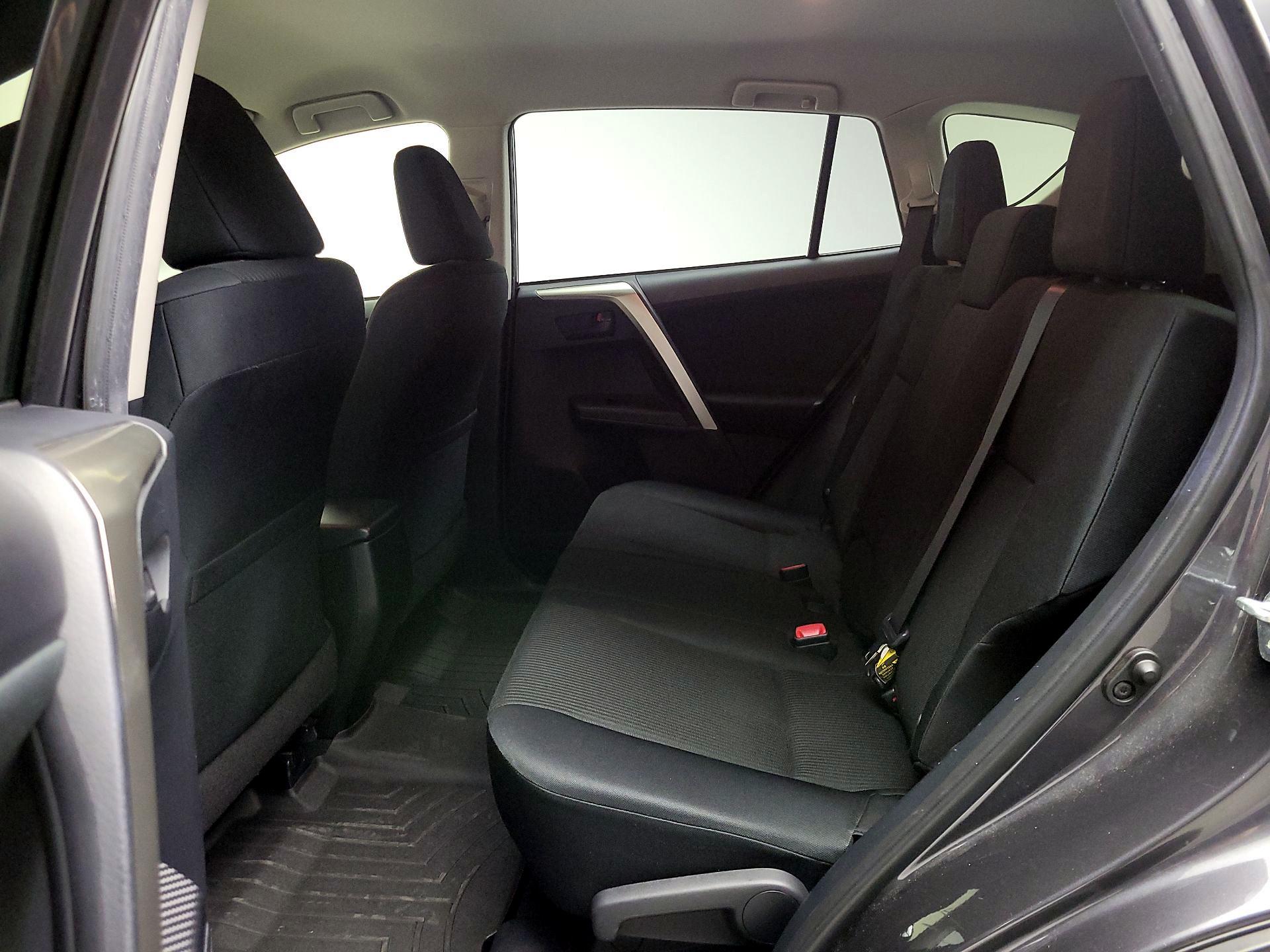 Thumbnail: 2015 Toyota RAV4 - 19