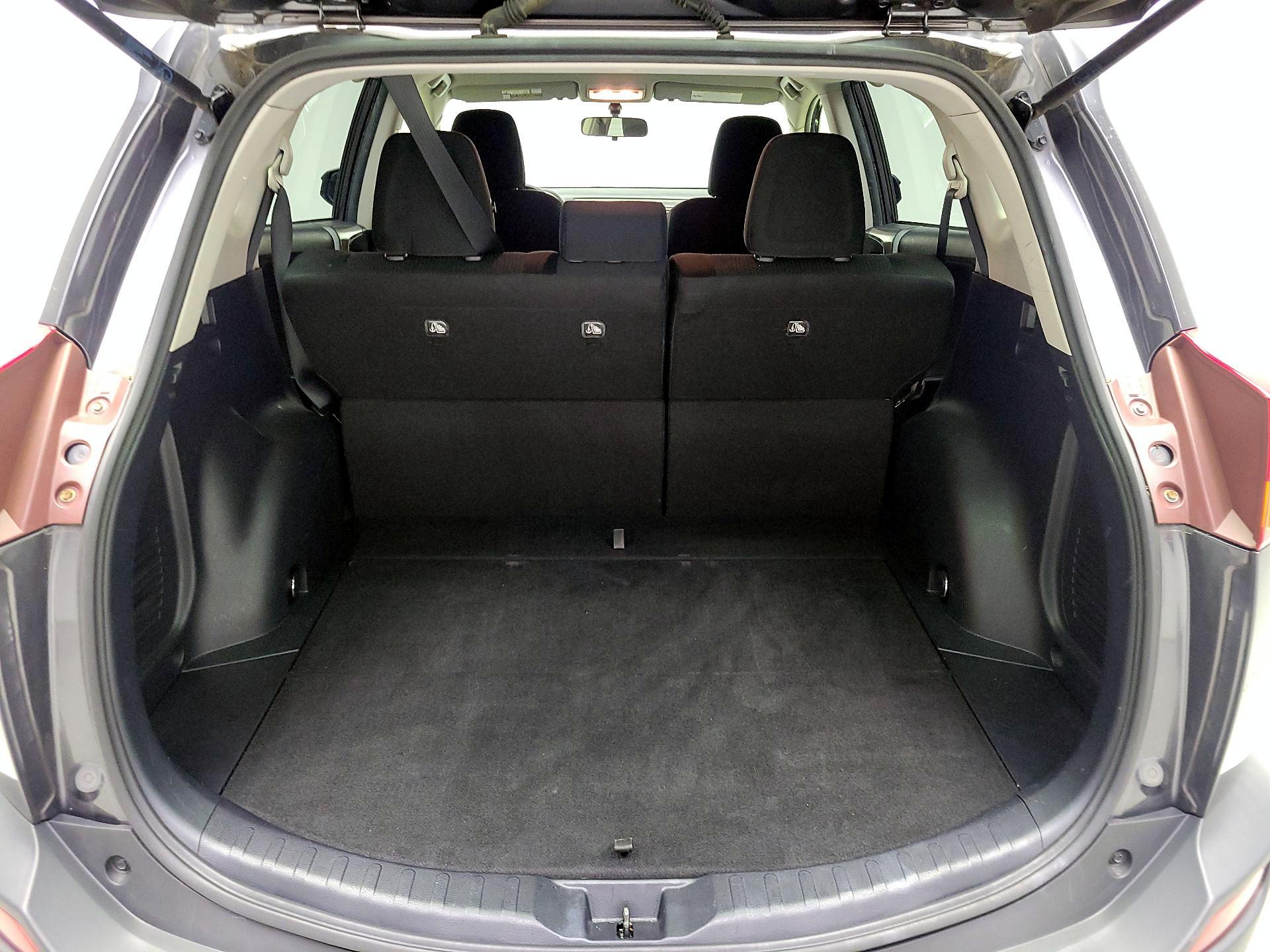 Thumbnail: 2015 Toyota RAV4 - 20