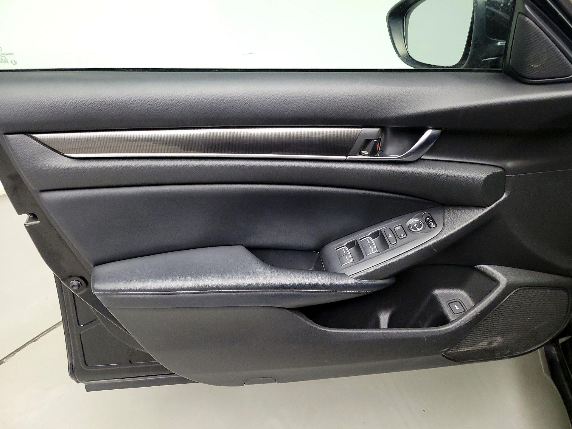 Thumbnail: 2018 Honda Accord - 12