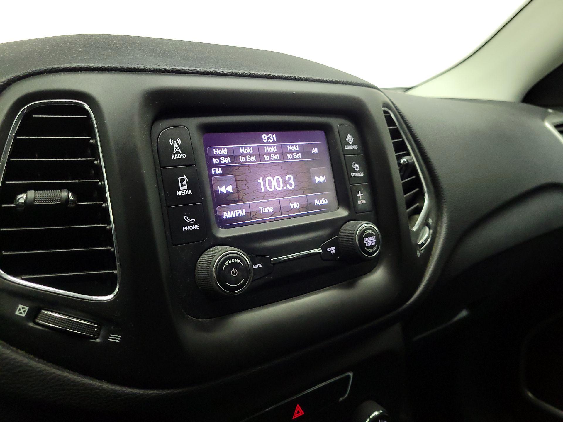 Thumbnail: 2017 Jeep Compass - 15