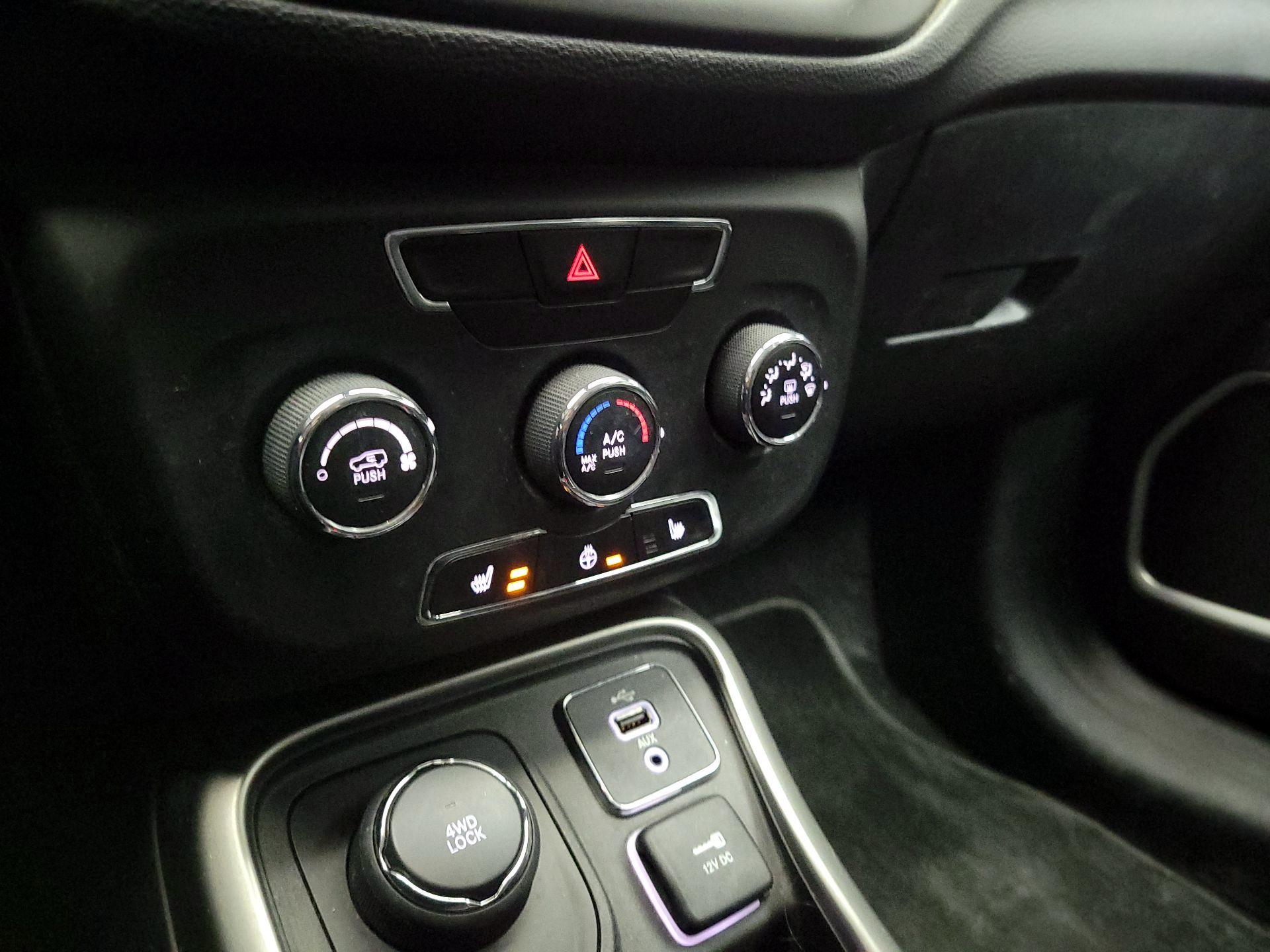 Thumbnail: 2017 Jeep Compass - 16