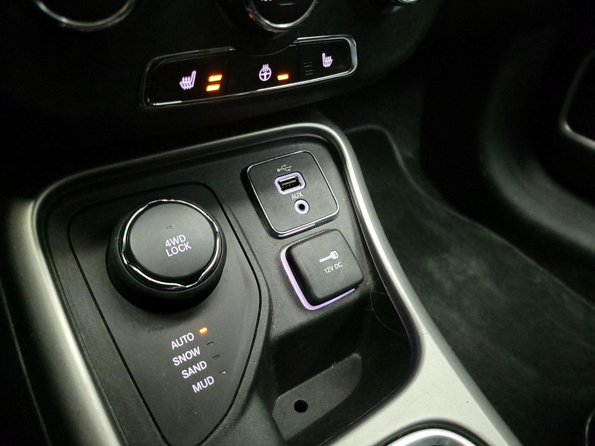 Thumbnail: 2017 Jeep Compass - 18