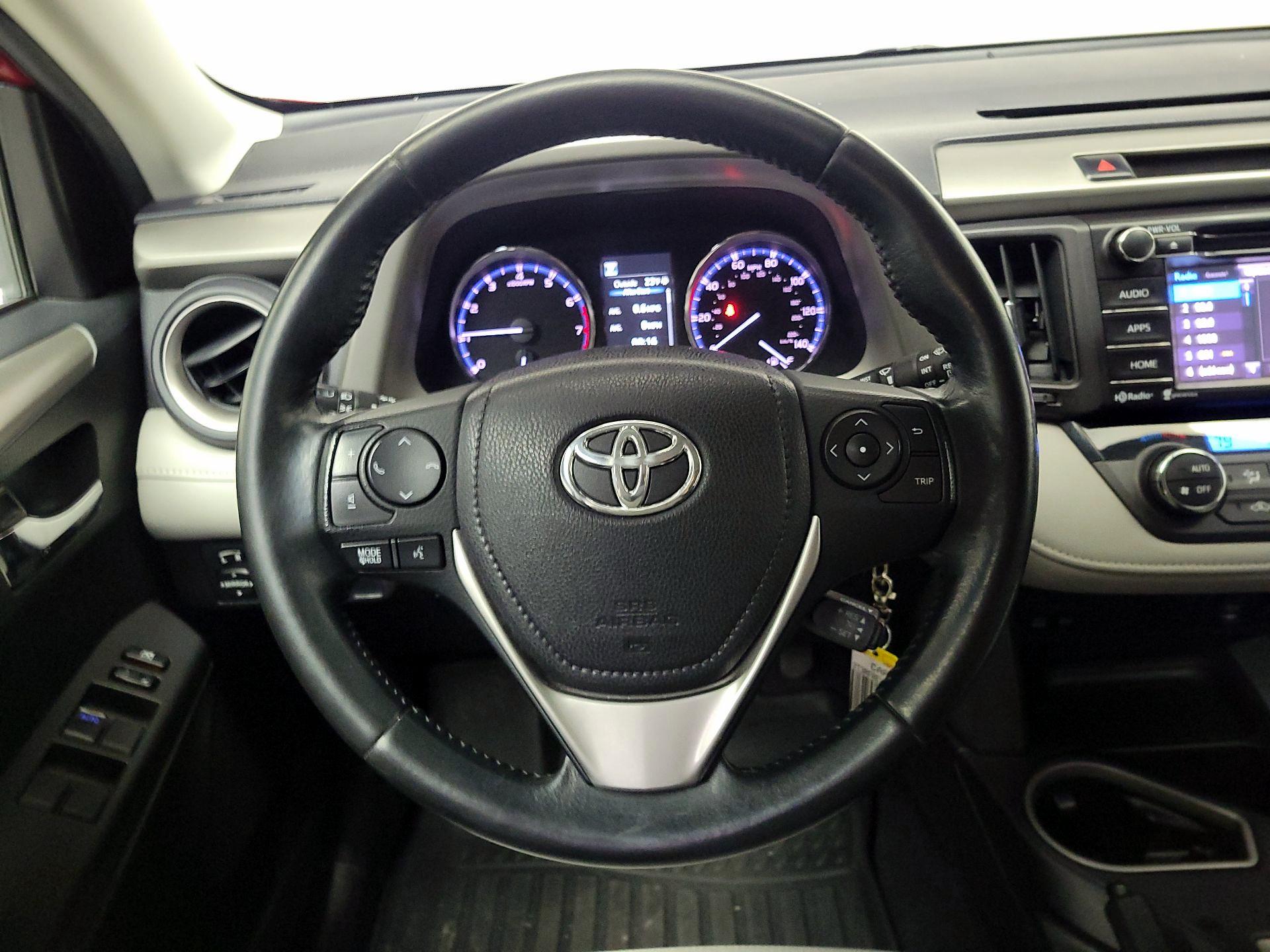 Thumbnail: 2016 Toyota RAV4 - 10