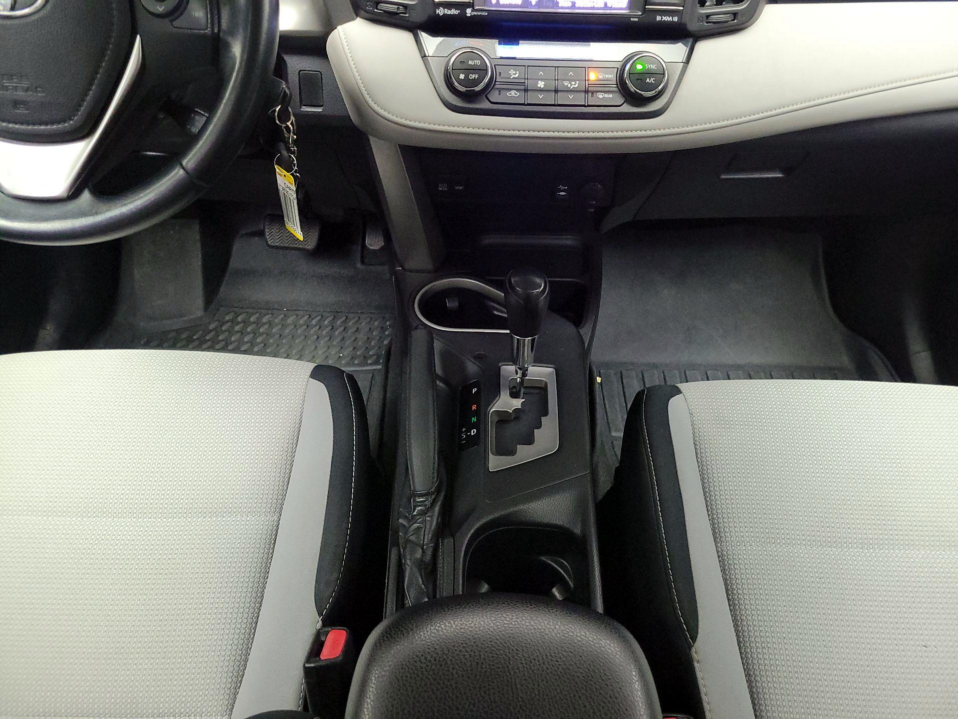 Thumbnail: 2016 Toyota RAV4 - 17