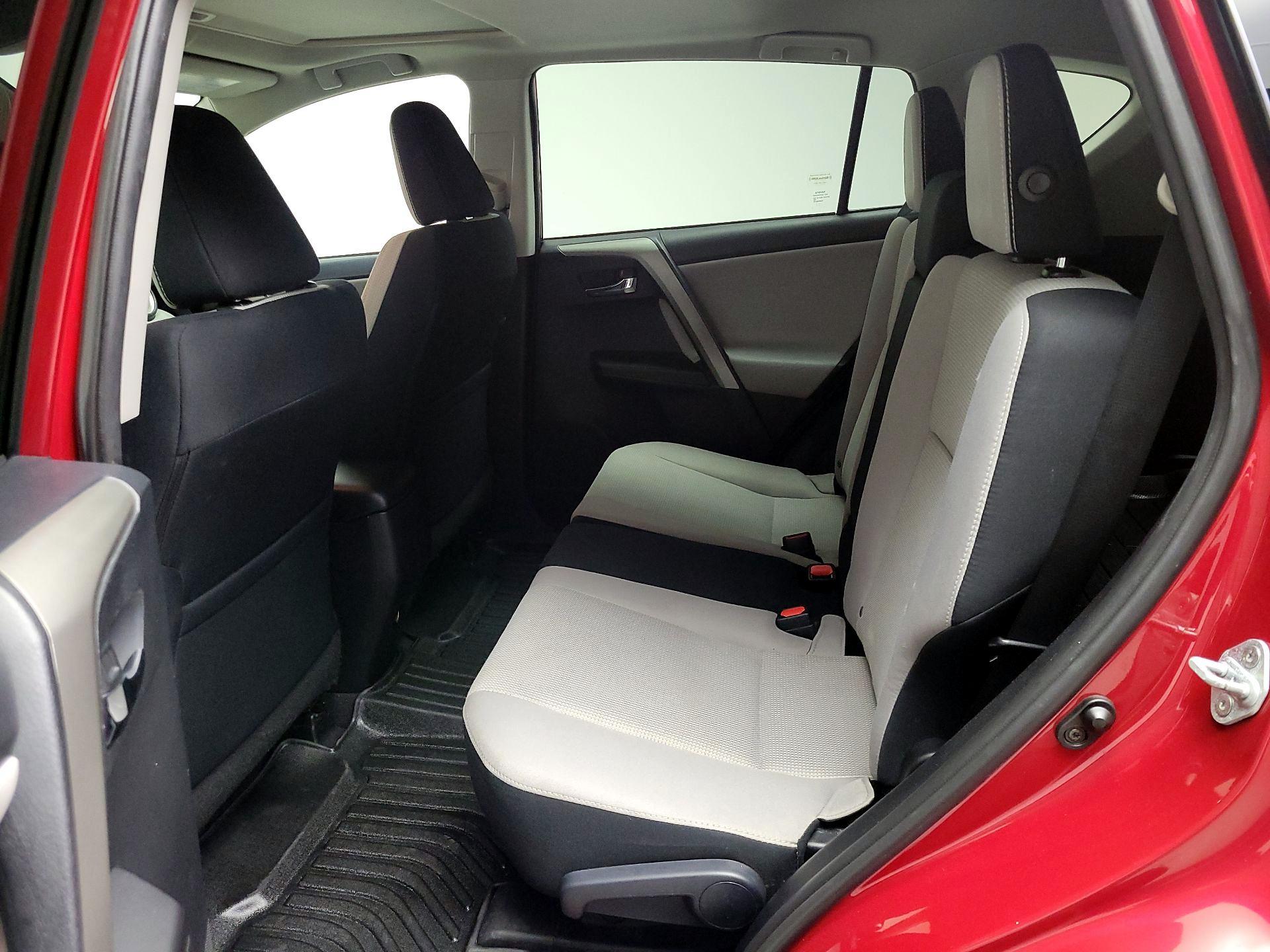 Thumbnail: 2016 Toyota RAV4 - 20