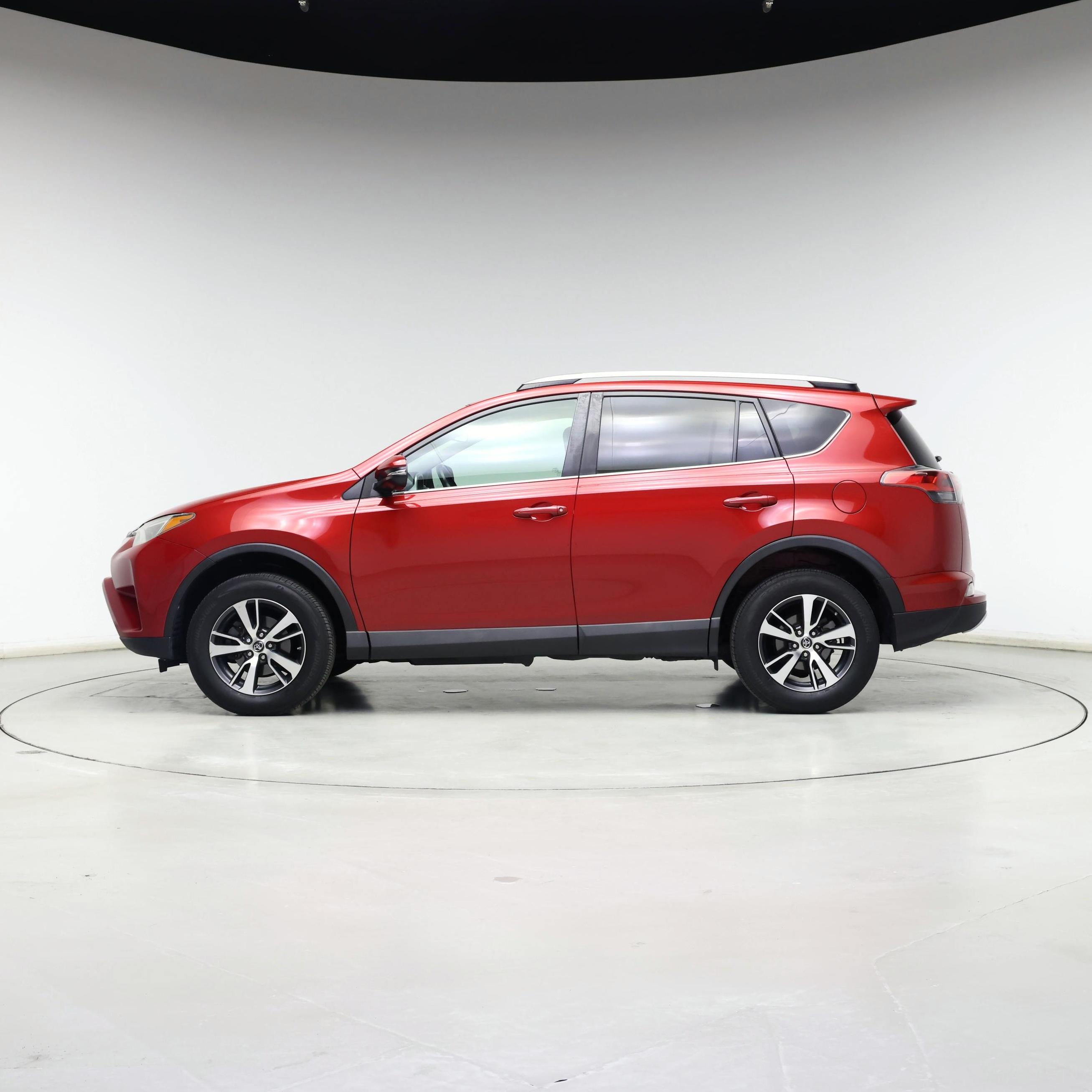 Thumbnail: 2016 Toyota RAV4 - 3