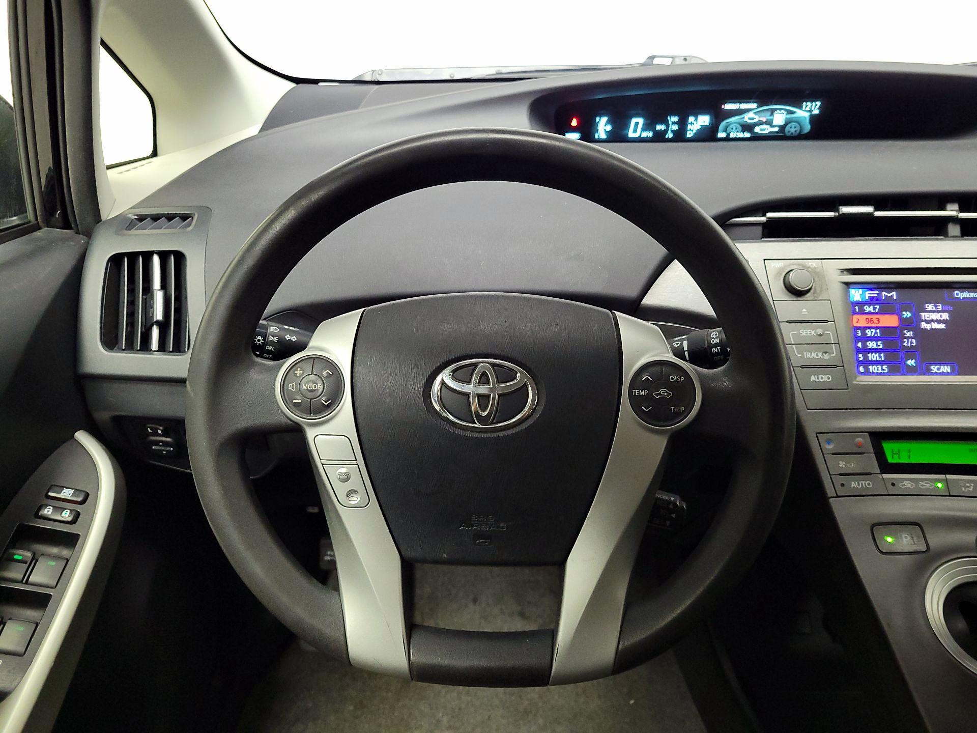 Thumbnail: 2014 Toyota Prius - 10