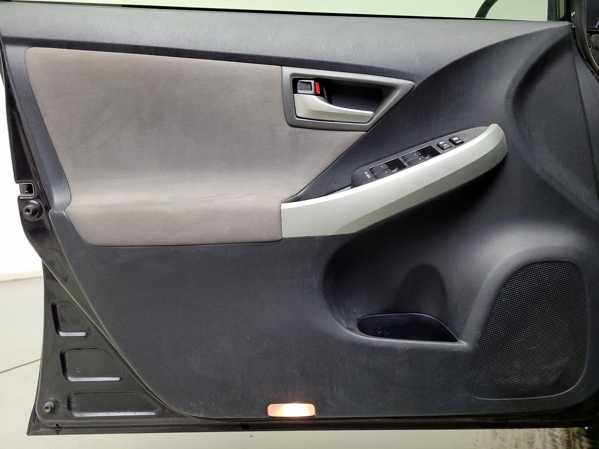 Thumbnail: 2014 Toyota Prius - 12