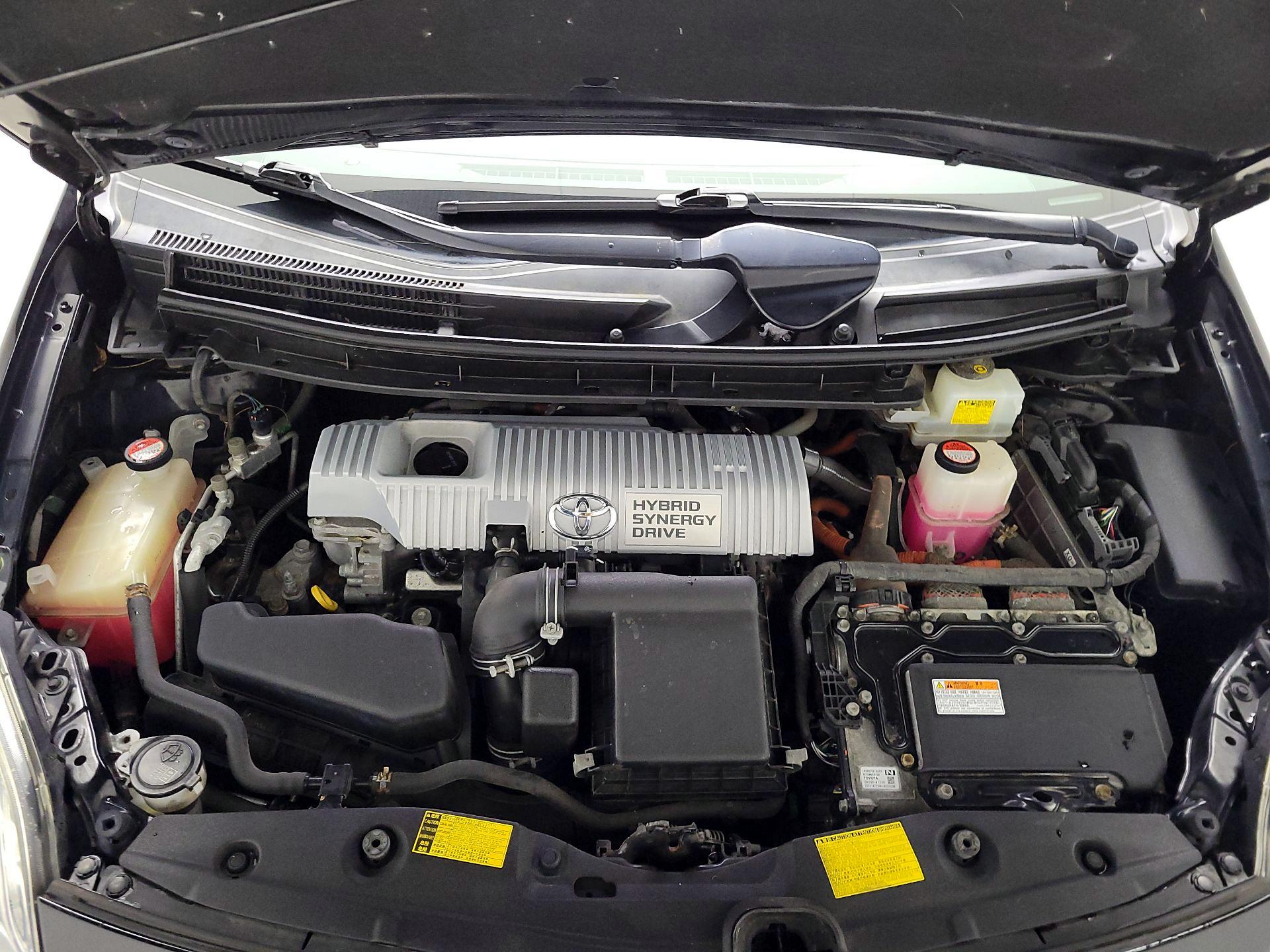 Thumbnail: 2014 Toyota Prius - 19