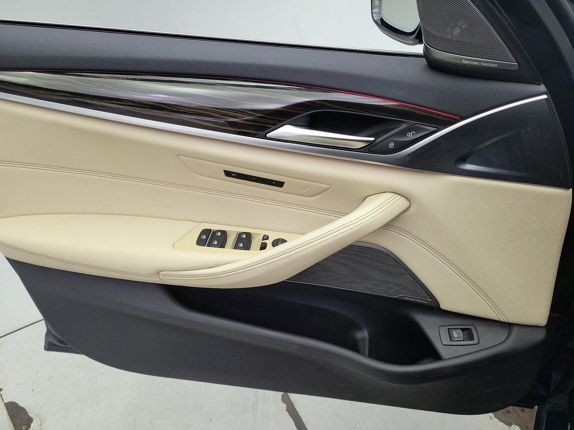 Thumbnail: 2022 BMW 5 Series - 12