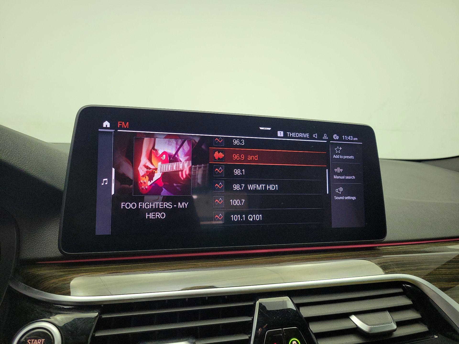 Thumbnail: 2022 BMW 5 Series - 16