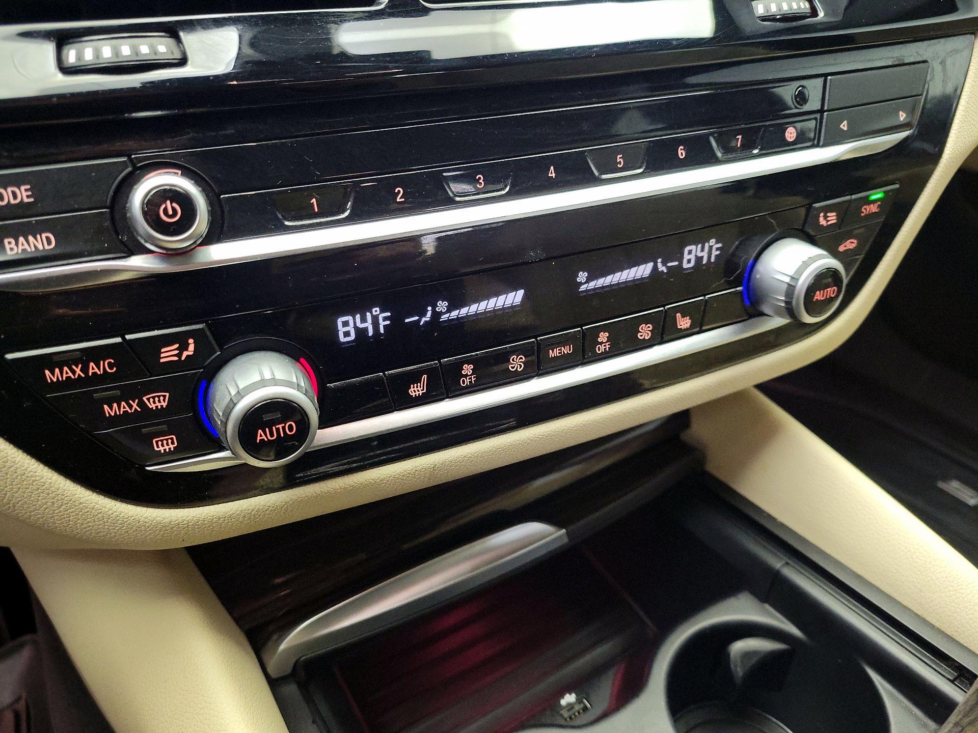 Thumbnail: 2022 BMW 5 Series - 17