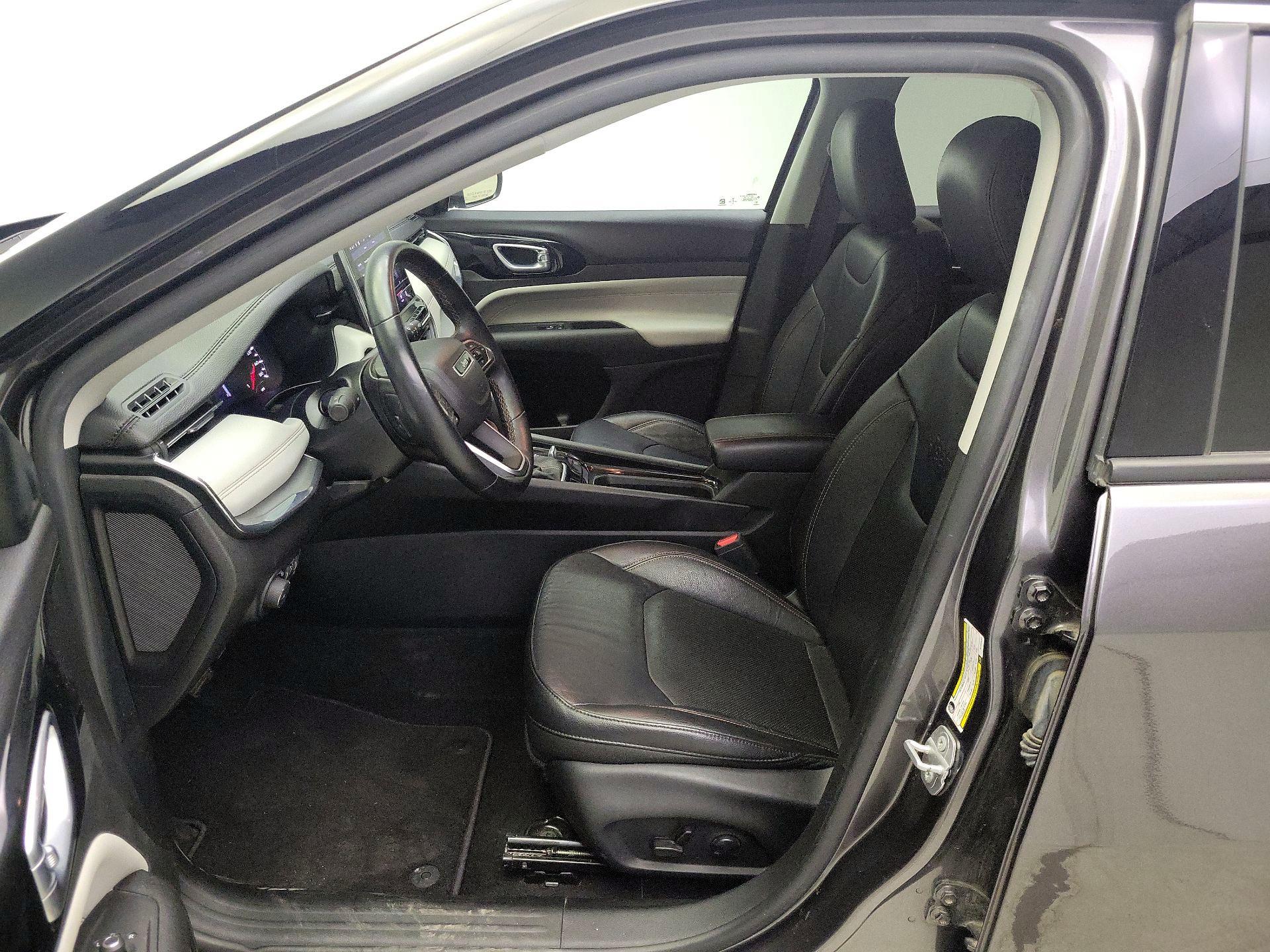 Thumbnail: 2022 Jeep Compass - 11