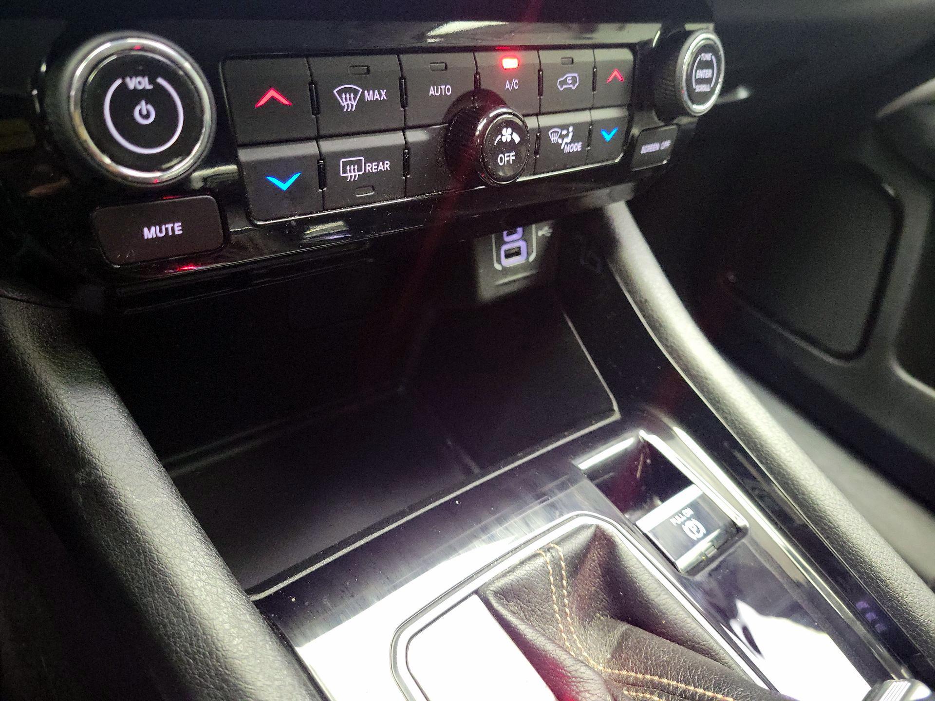 Thumbnail: 2022 Jeep Compass - 16