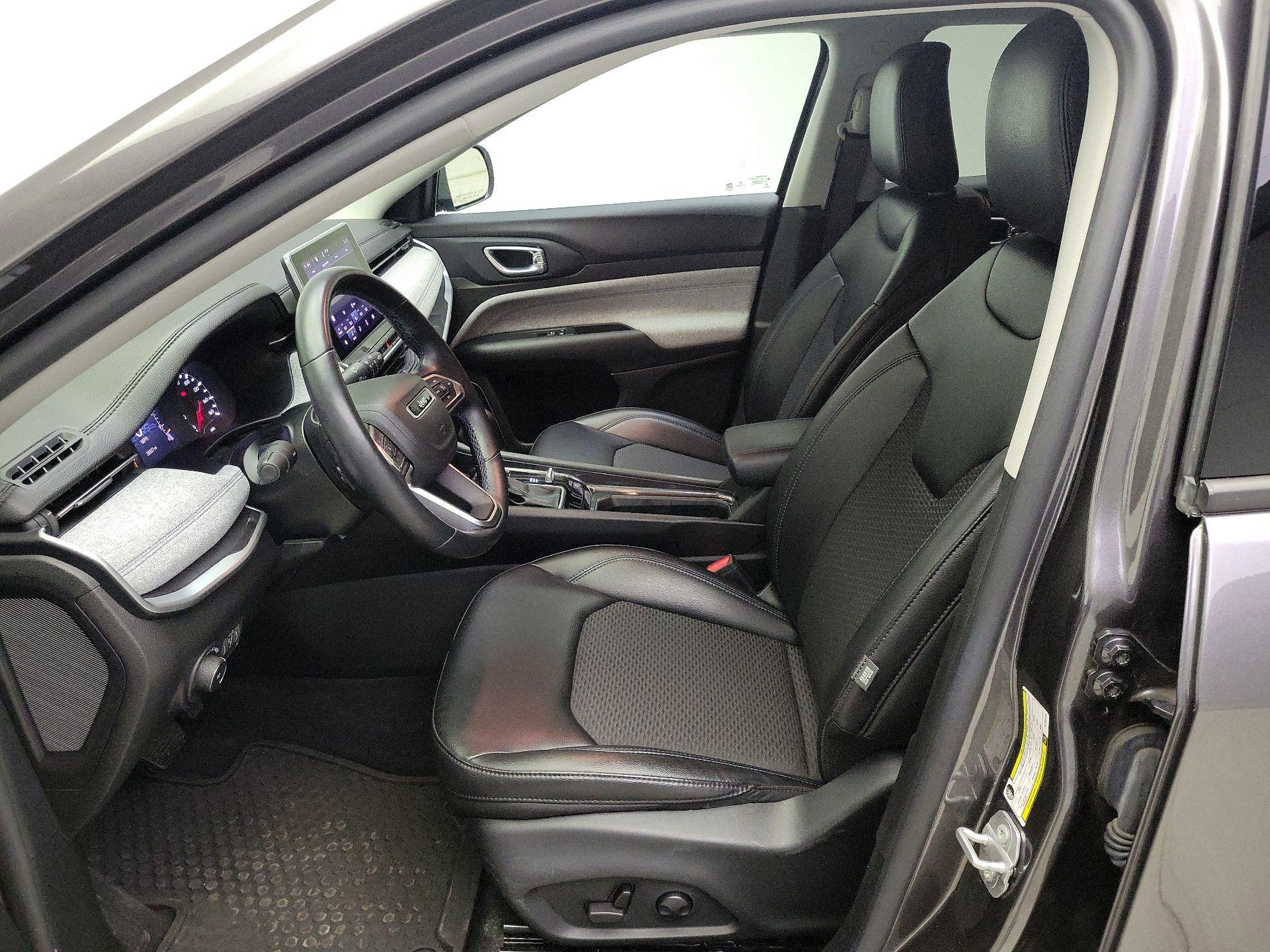 Thumbnail: 2022 Jeep Compass - 11