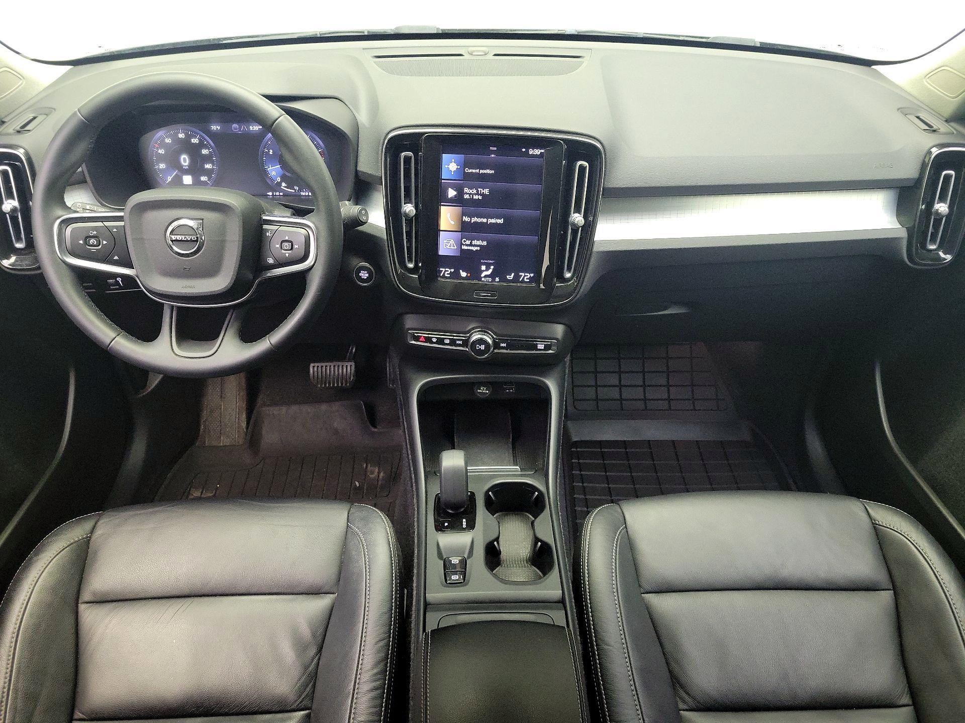 Thumbnail: 2022 Volvo XC40 - 9