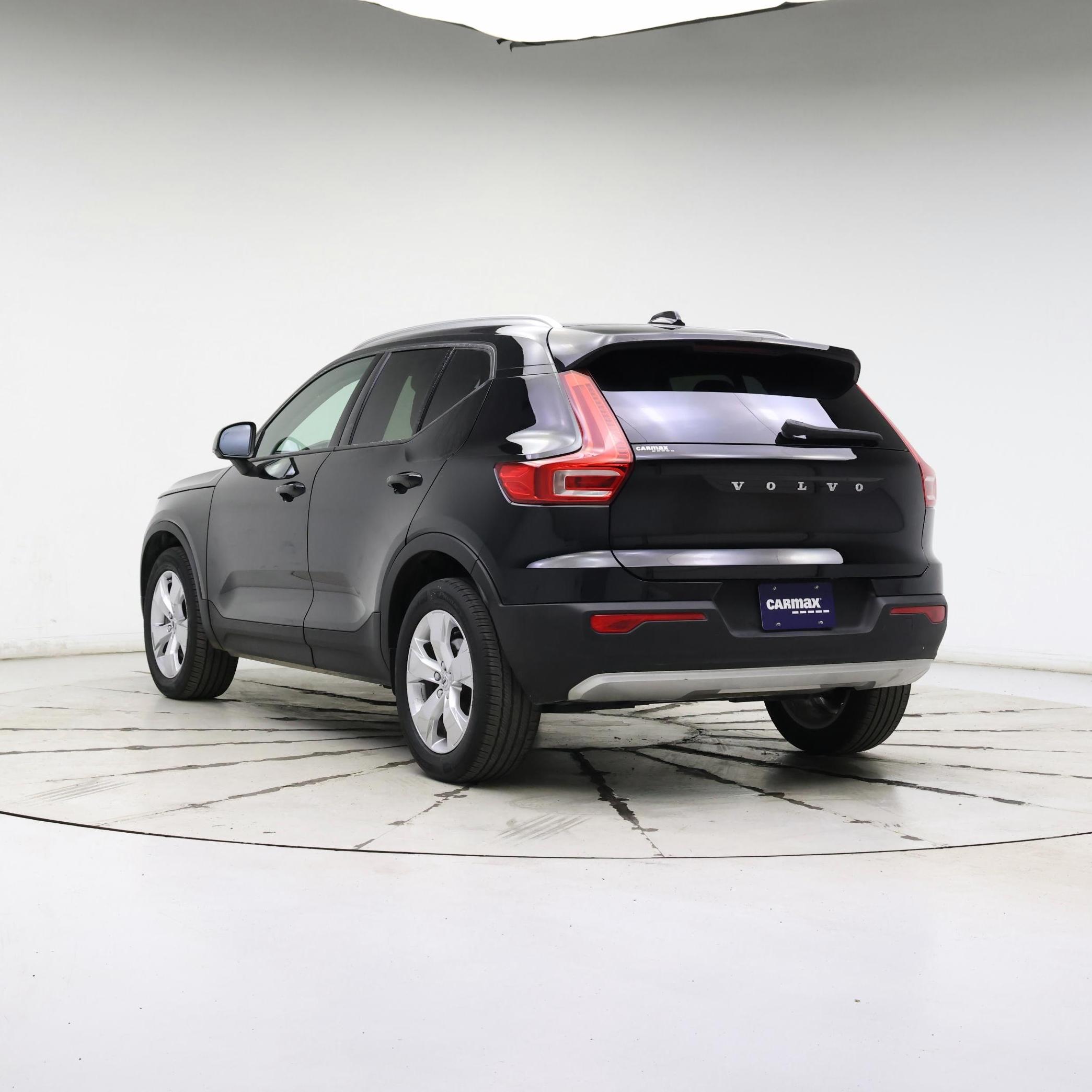 Thumbnail: 2022 Volvo XC40 - 2